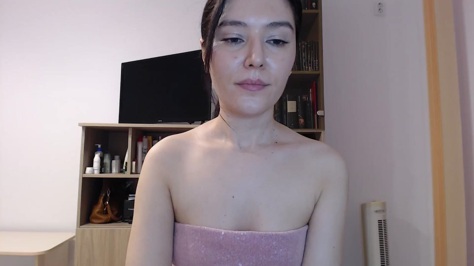 Gallery image thumbnail from SailorJupitr's myfreecams stream on, 01/03/2025, 21:23 image 1 of 20