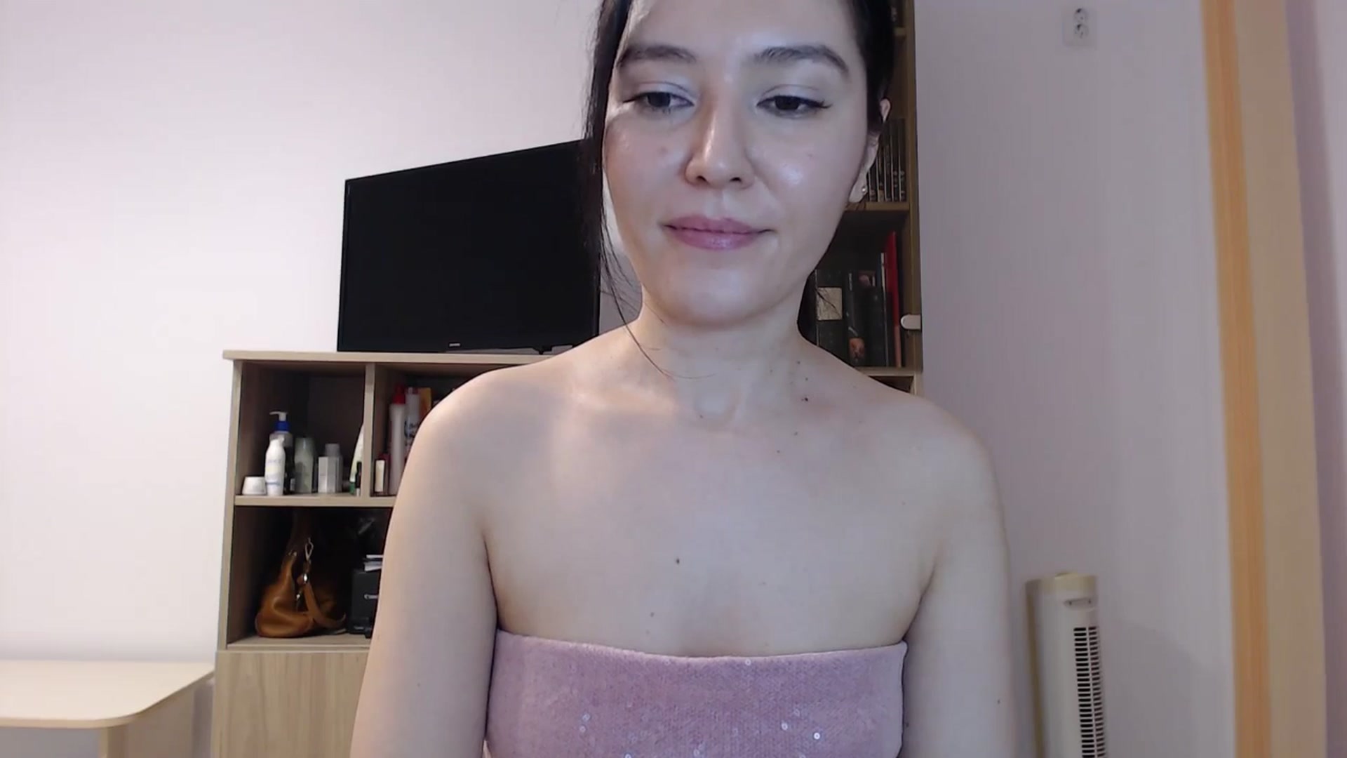 Gallery image thumbnail from SailorJupitr's myfreecams stream on, 01/03/2025, 21:23 image 6 of 20