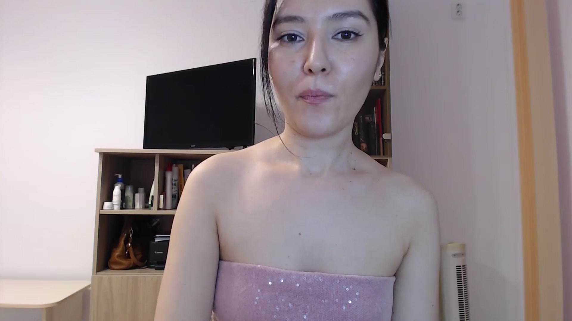 Gallery image thumbnail from SailorJupitr's myfreecams stream on, 01/03/2025, 21:23 image 7 of 20