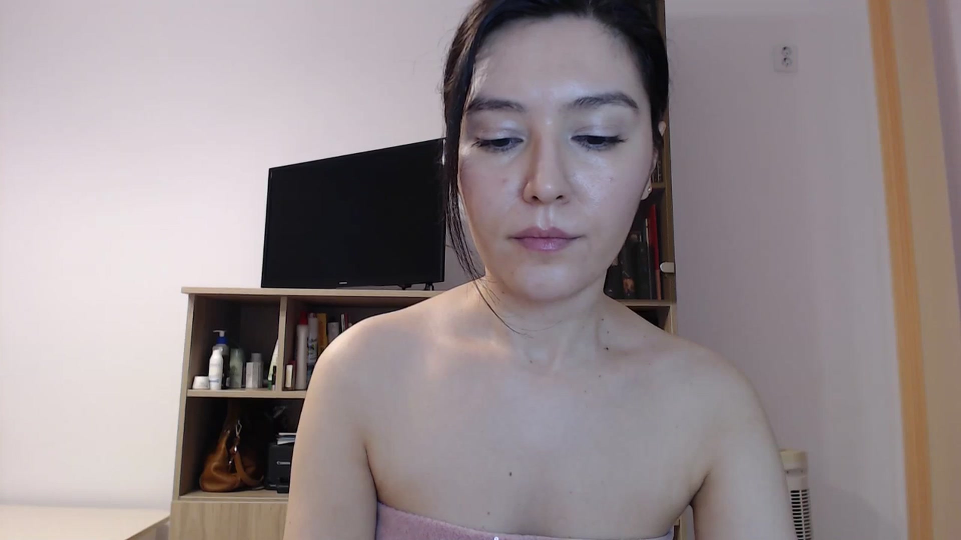 Gallery image thumbnail from SailorJupitr's myfreecams stream on, 01/03/2025, 21:23 image 20 of 20
