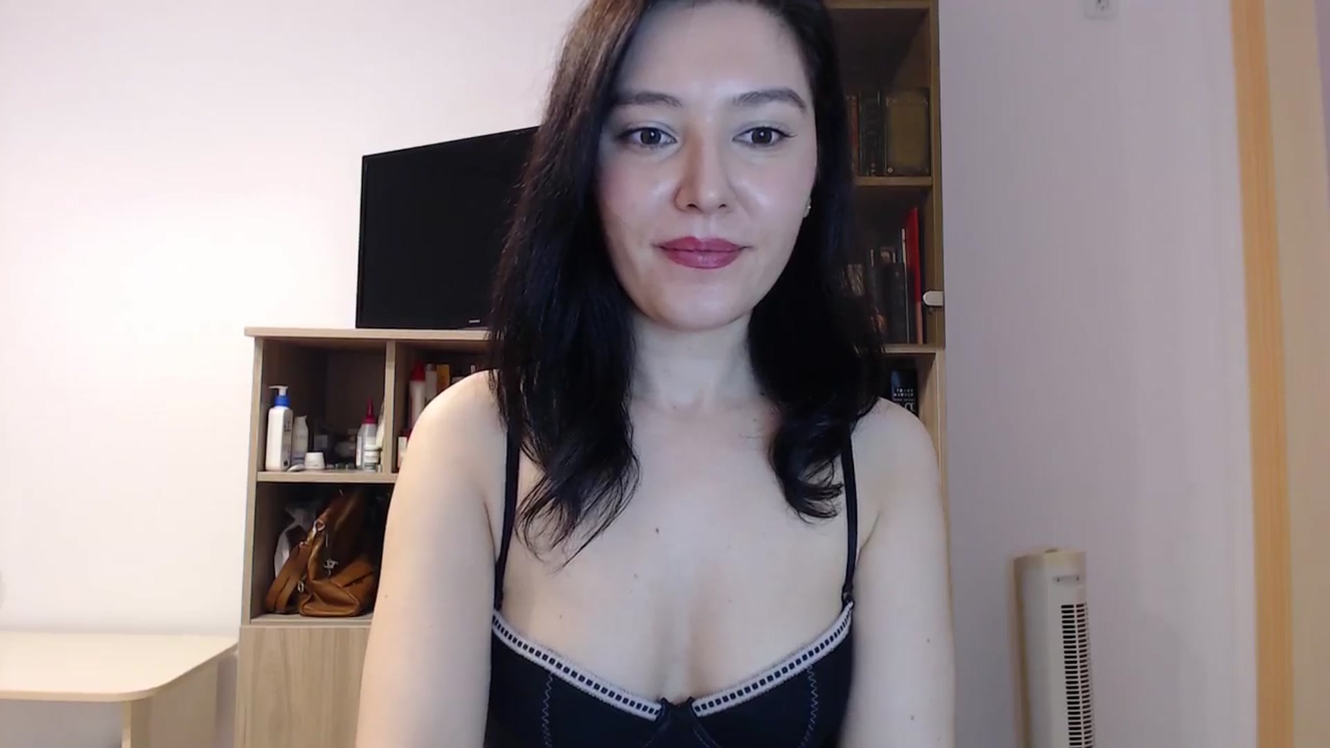 Gallery image thumbnail from SailorJupitr's myfreecams stream on, 01/09/2025, 20:36 image 7 of 20