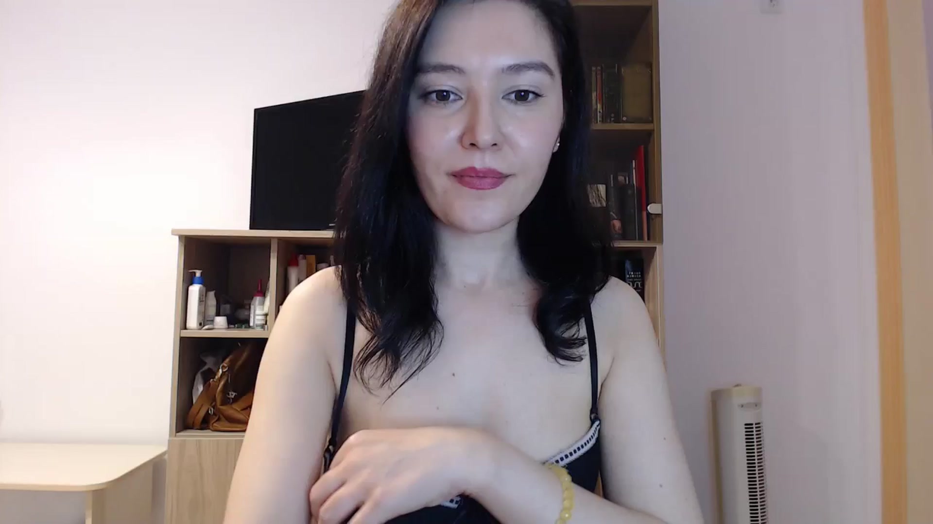 Gallery image thumbnail from SailorJupitr's myfreecams stream on, 01/09/2025, 20:36 image 8 of 20