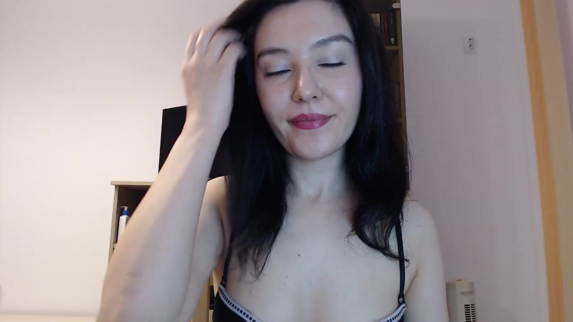 Gallery image thumbnail from SailorJupitr's myfreecams stream on, 01/09/2025, 20:36 image 1 of 20