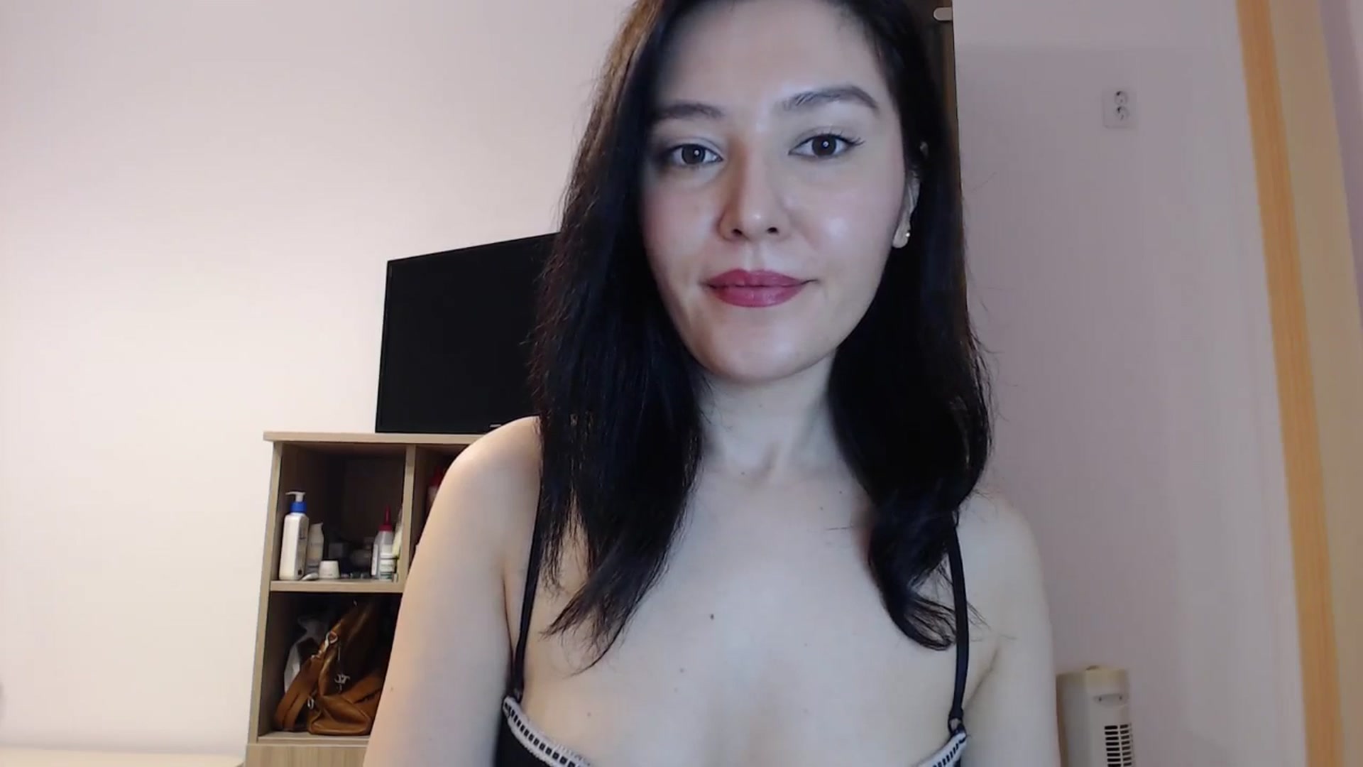 Gallery image thumbnail from SailorJupitr's myfreecams stream on, 01/09/2025, 20:36 image 3 of 20