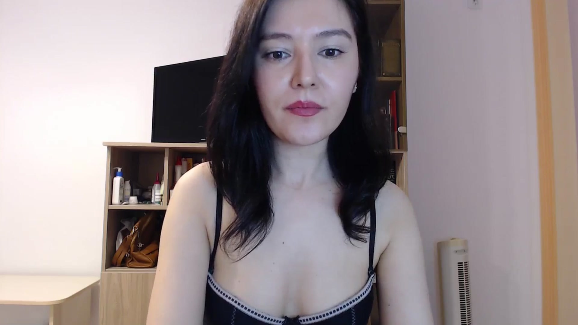 Gallery image thumbnail from SailorJupitr's myfreecams stream on, 01/09/2025, 20:36 image 6 of 20