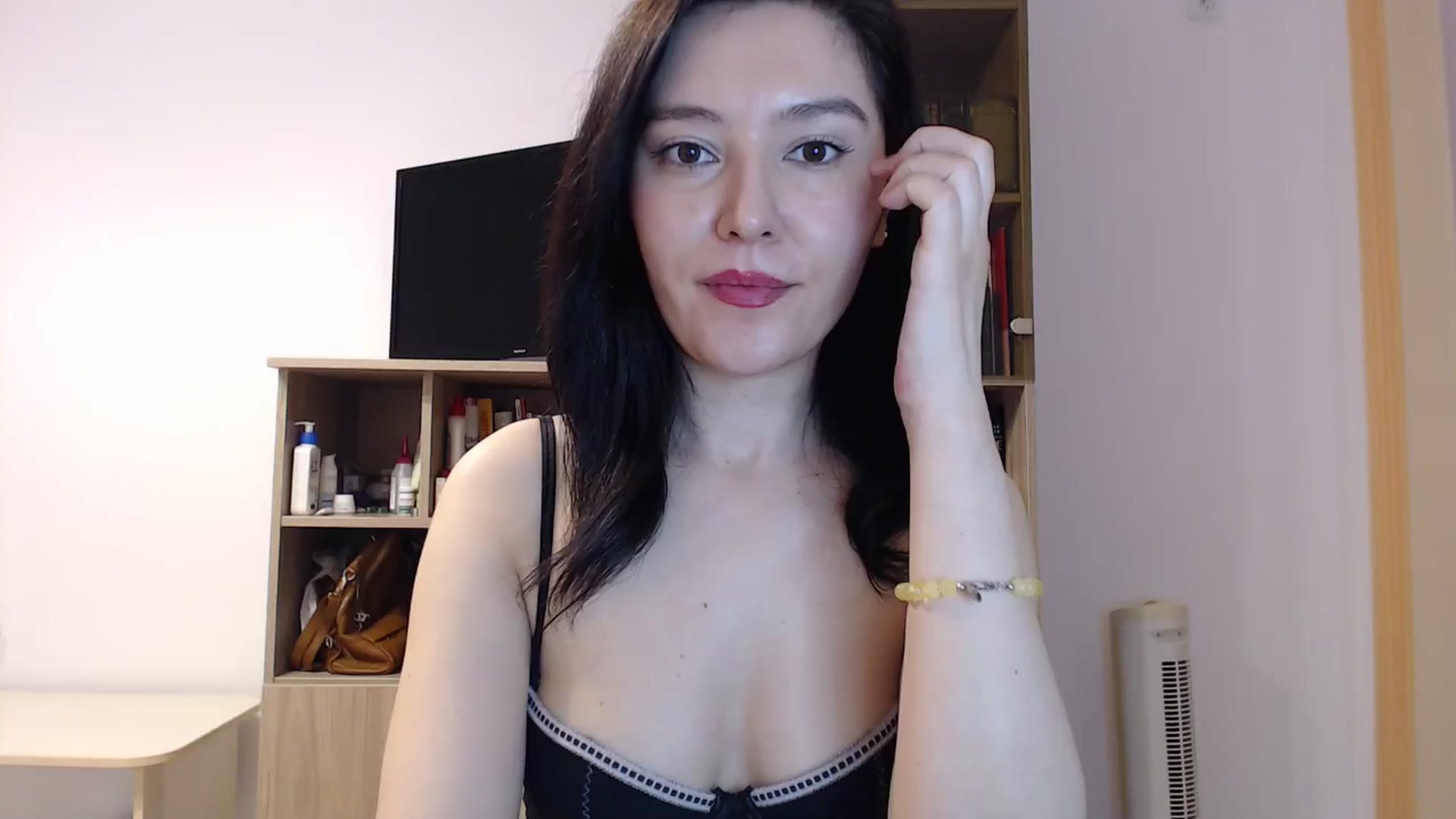 Gallery image thumbnail from SailorJupitr's myfreecams stream on, 01/09/2025, 20:36 image 16 of 20