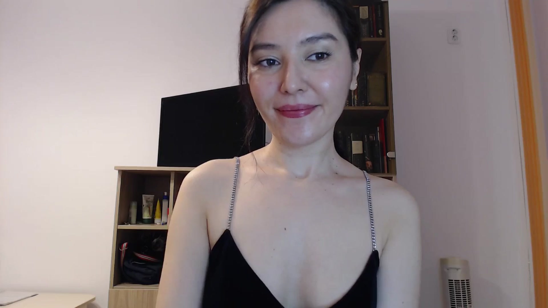 Gallery image thumbnail from SailorJupitr's myfreecams stream on, 02/08/2025, 19:37 image 7 of 20