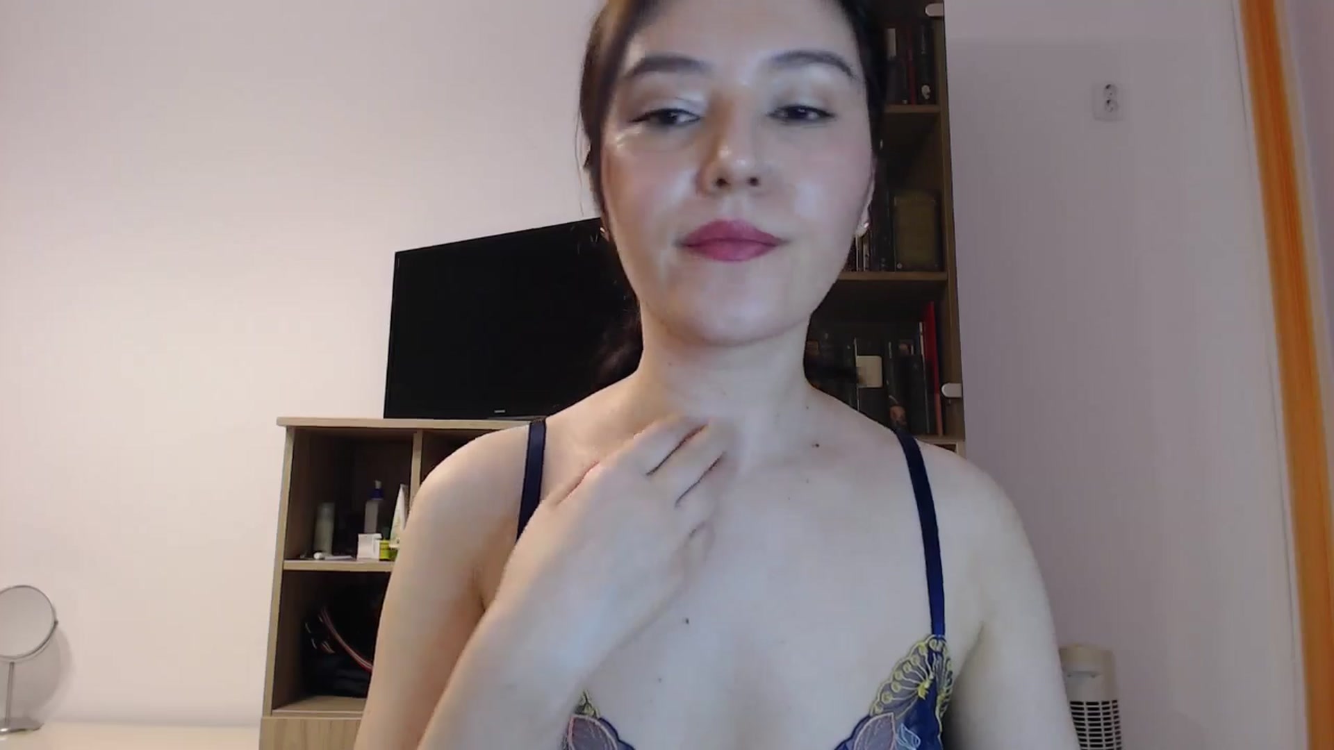 Gallery image thumbnail from SailorJupitr's myfreecams stream on, 02/16/2025, 21:50 image 6 of 20
