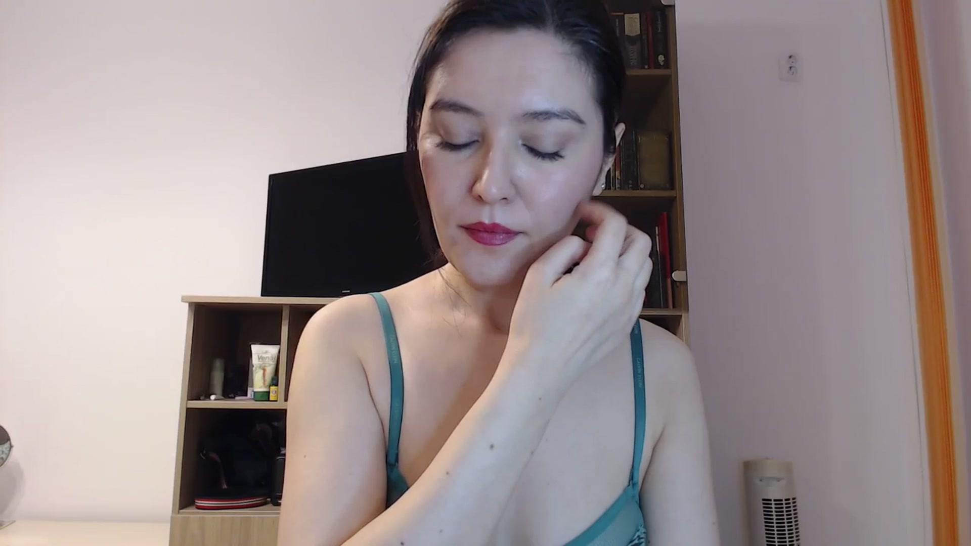 Gallery image thumbnail from SailorJupitr's myfreecams stream on, 02/22/2025, 20:48 image 3 of 20