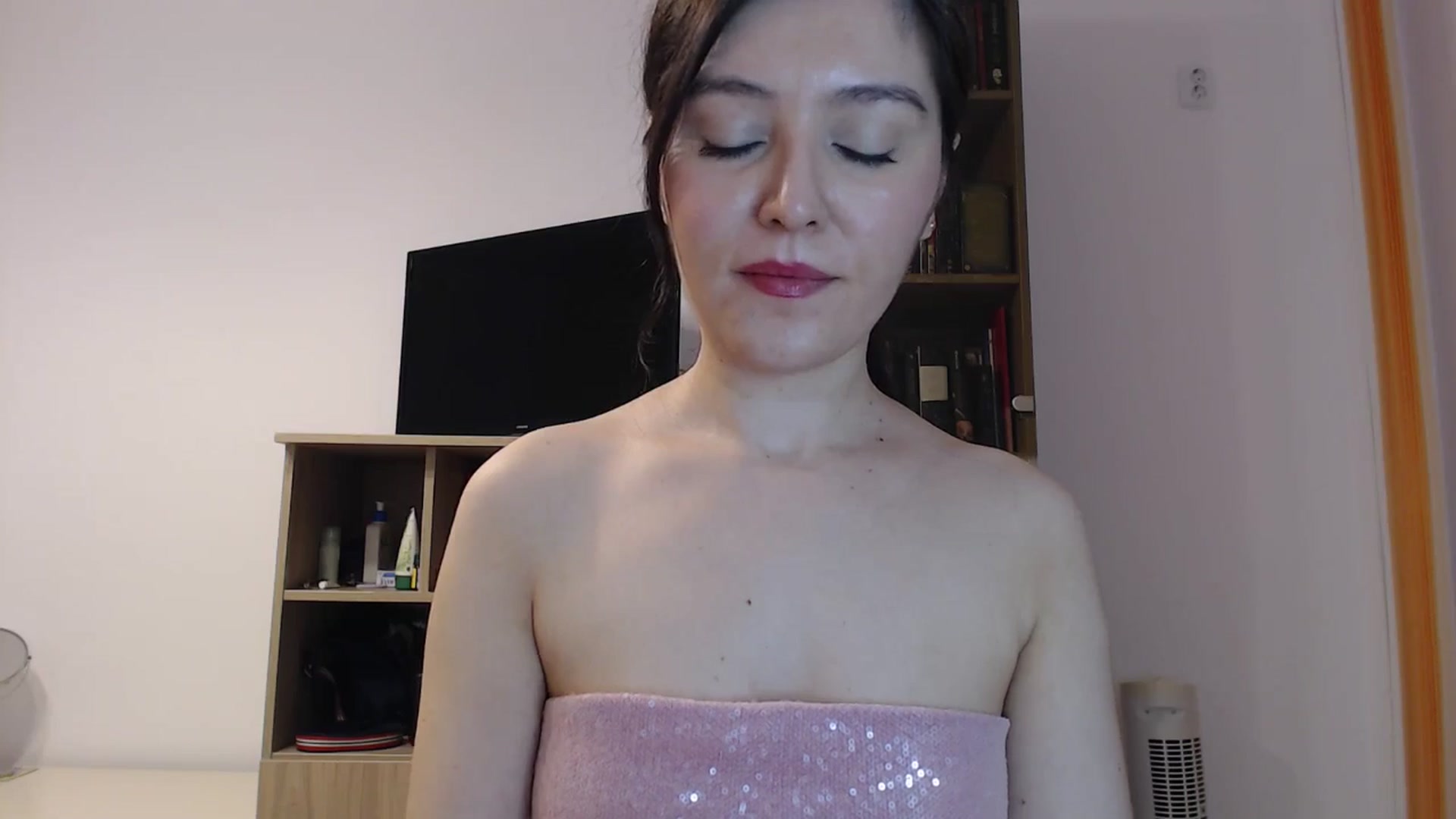 Gallery image thumbnail from SailorJupitr's myfreecams stream on, 02/23/2025, 20:43 image 13 of 20
