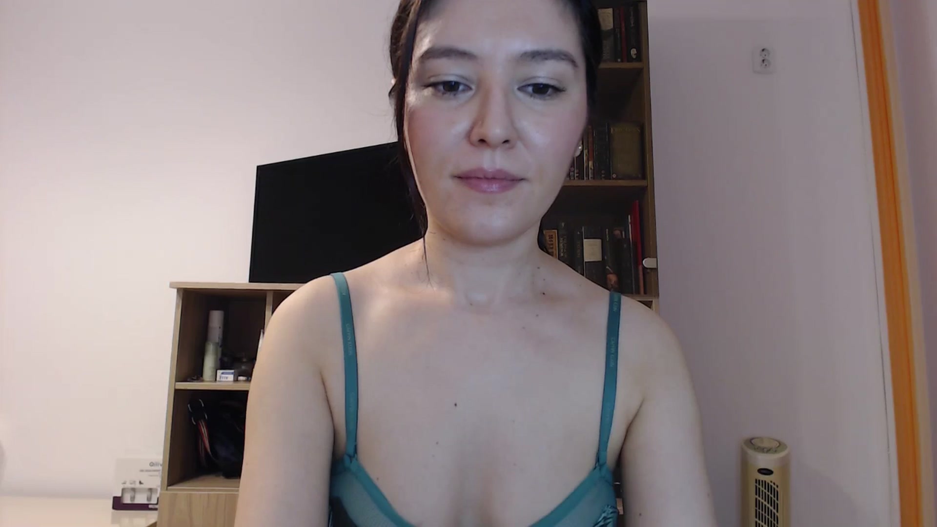 Gallery image thumbnail from SailorJupitr's myfreecams stream on, 03/01/2025, 22:01 image 19 of 20