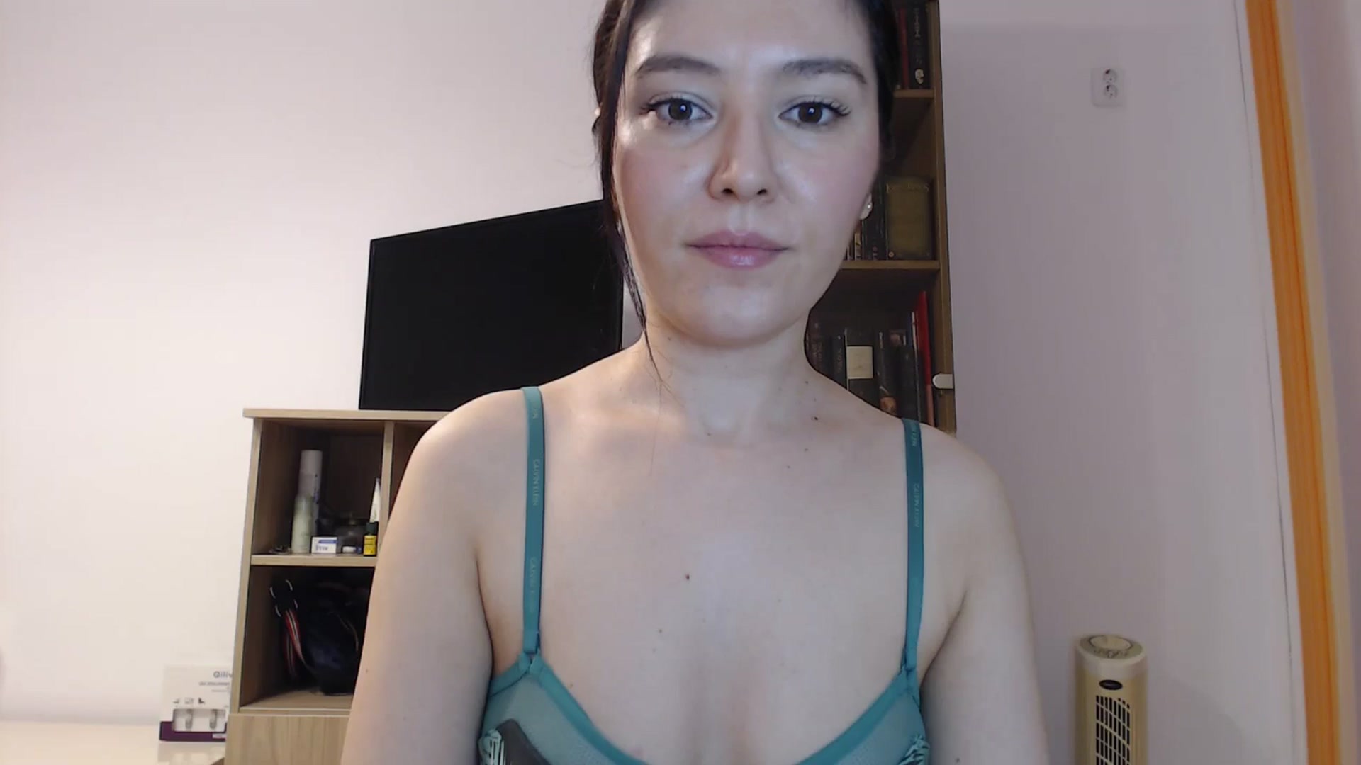 Gallery image thumbnail from SailorJupitr's myfreecams stream on, 03/01/2025, 22:01 image 13 of 20