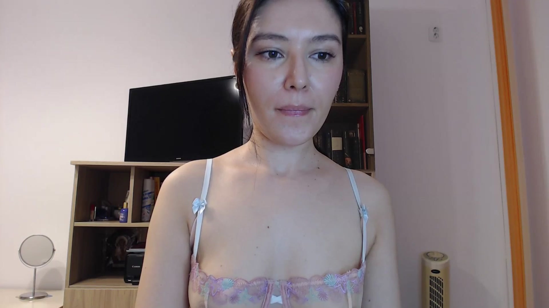 Gallery image thumbnail from SailorJupitr's myfreecams stream on, 03/08/2025, 22:19 image 2 of 20