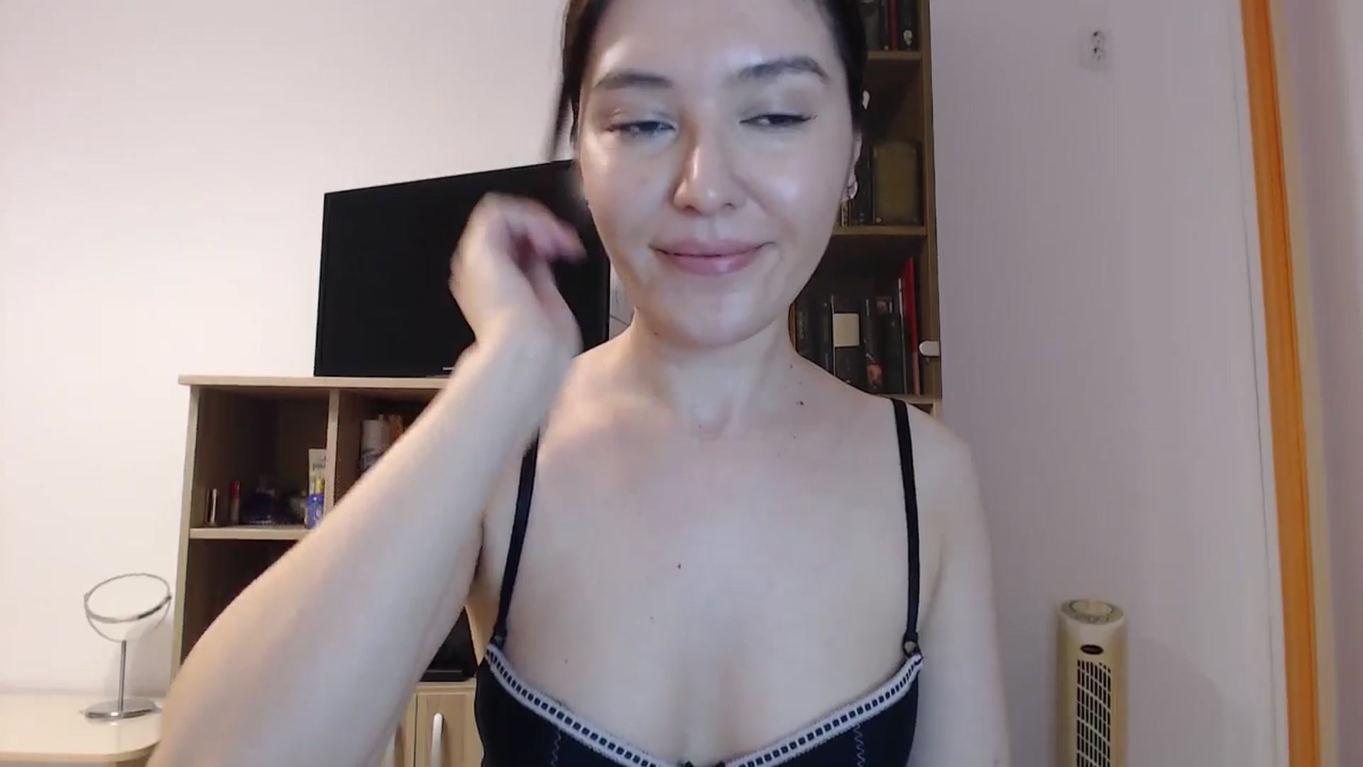 Gallery image thumbnail from SailorJupitr's myfreecams stream on, 03/11/2025, 20:29 image 8 of 20