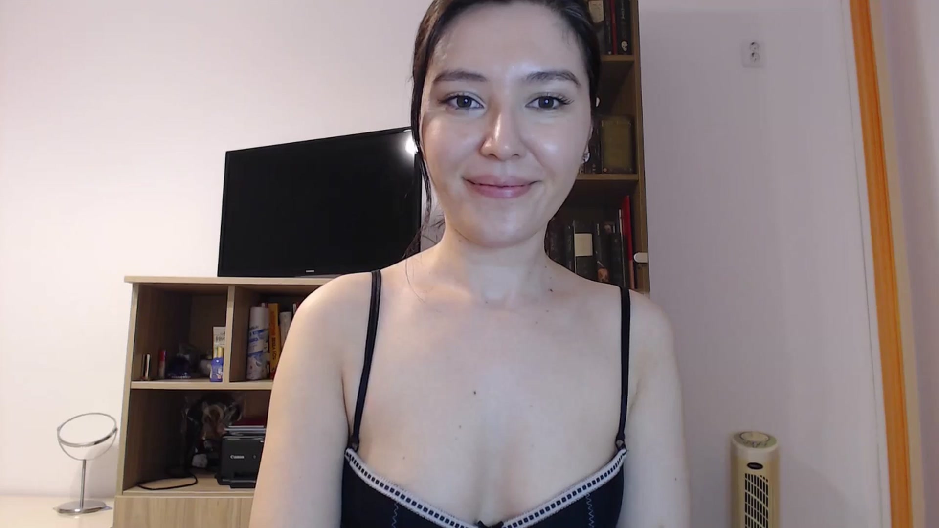 Gallery image thumbnail from SailorJupitr's myfreecams stream on, 03/11/2025, 20:29 image 18 of 20