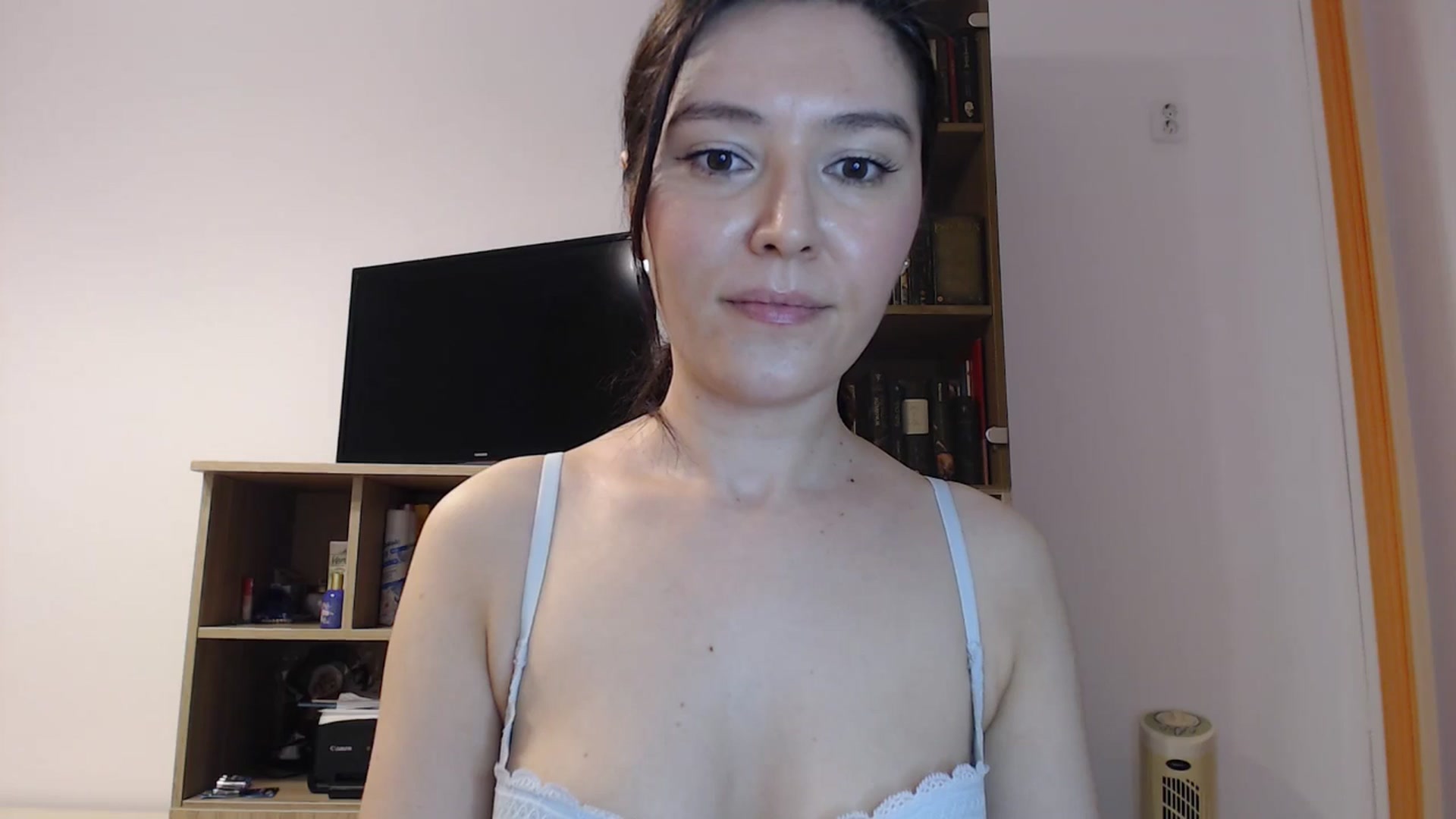 Gallery image thumbnail from SailorJupitr's myfreecams stream on, 03/16/2025, 22:06 image 2 of 20