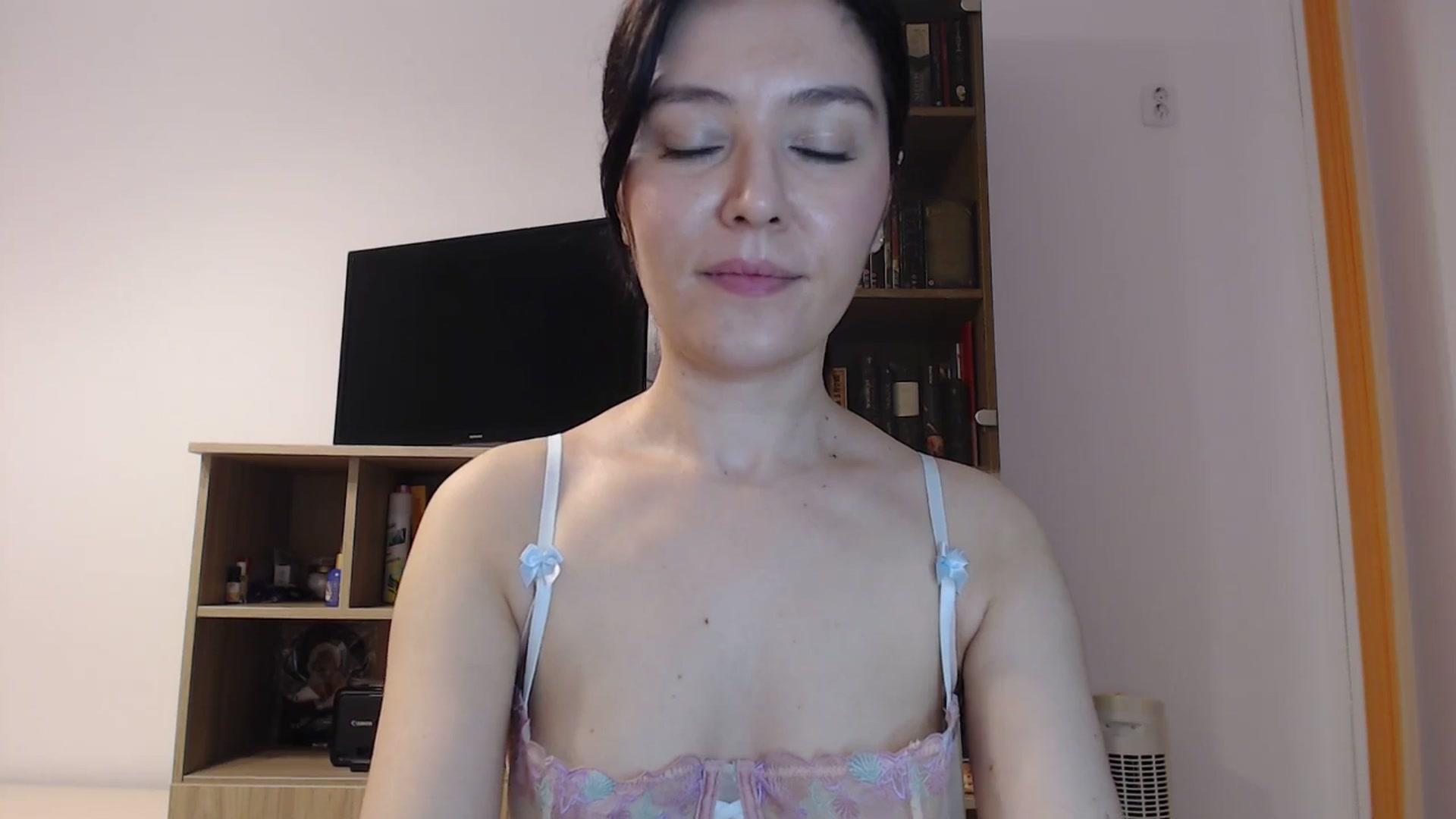 Gallery image thumbnail from SailorJupitr's myfreecams stream on, 04/05/2025, 19:16 image 10 of 20