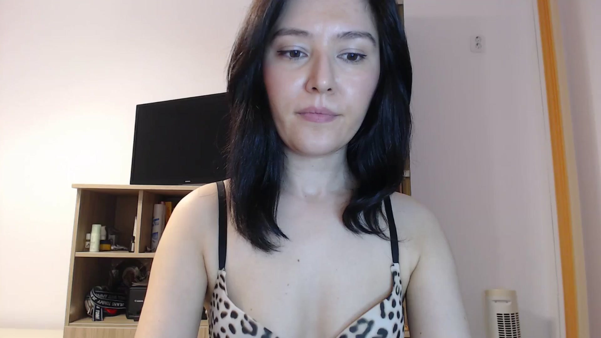 Gallery image thumbnail from SailorJupitr's myfreecams stream on, 04/27/2025, 20:36 image 15 of 20