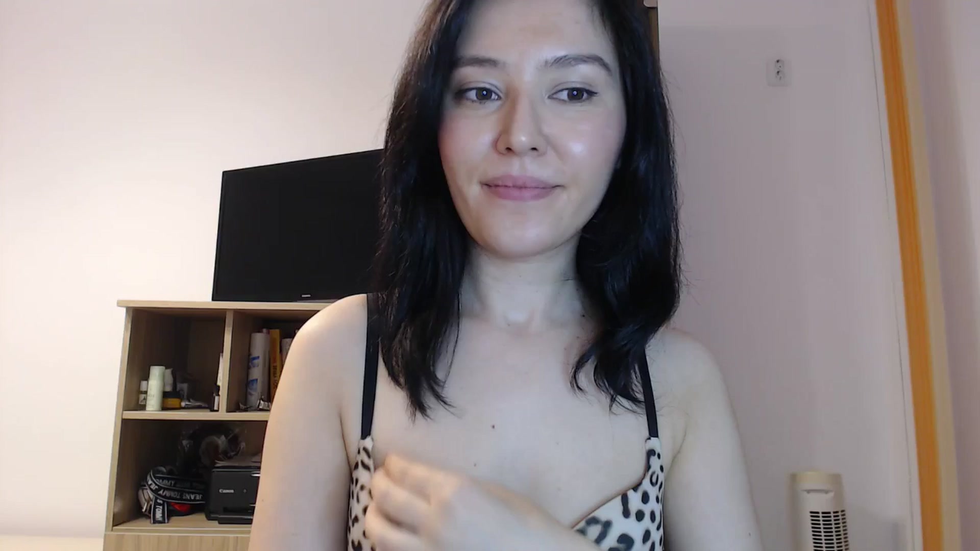 Gallery image thumbnail from SailorJupitr's myfreecams stream on, 04/27/2025, 20:36 image 6 of 20