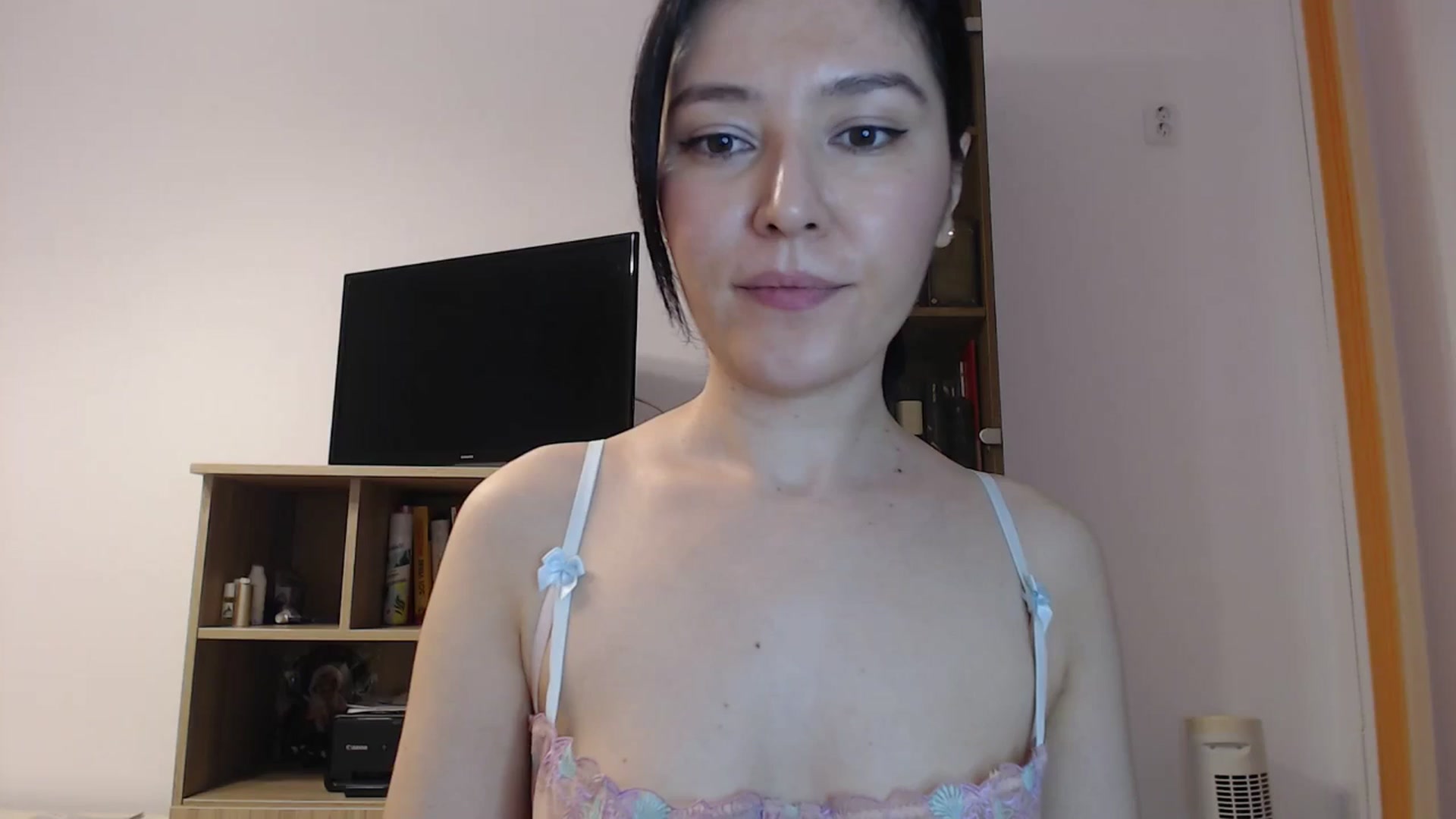 Gallery image thumbnail from SailorJupitr's myfreecams stream on, 05/01/2025, 20:01 image 1 of 20