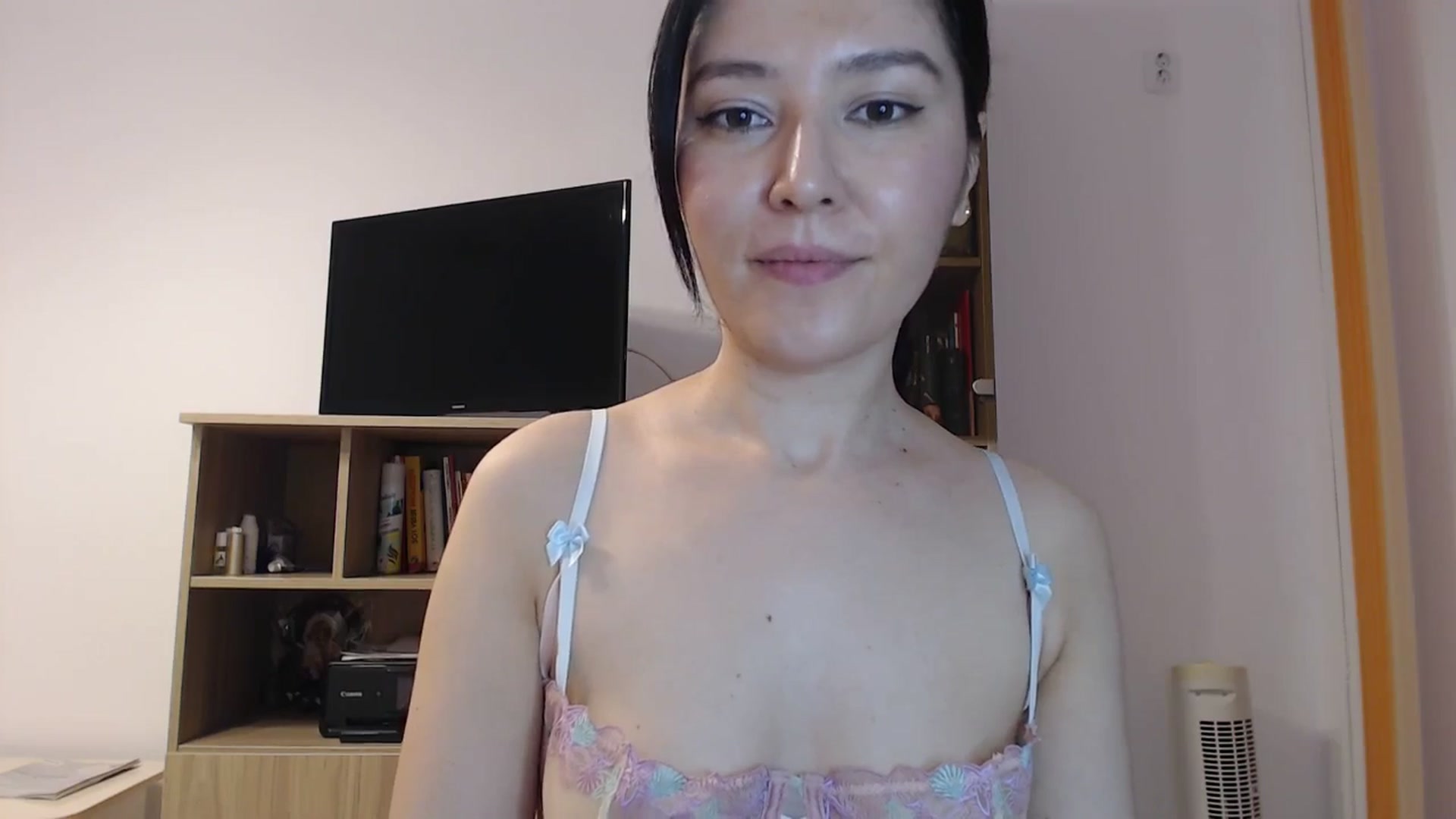 Gallery image thumbnail from SailorJupitr's myfreecams stream on, 05/01/2025, 20:01 image 17 of 20
