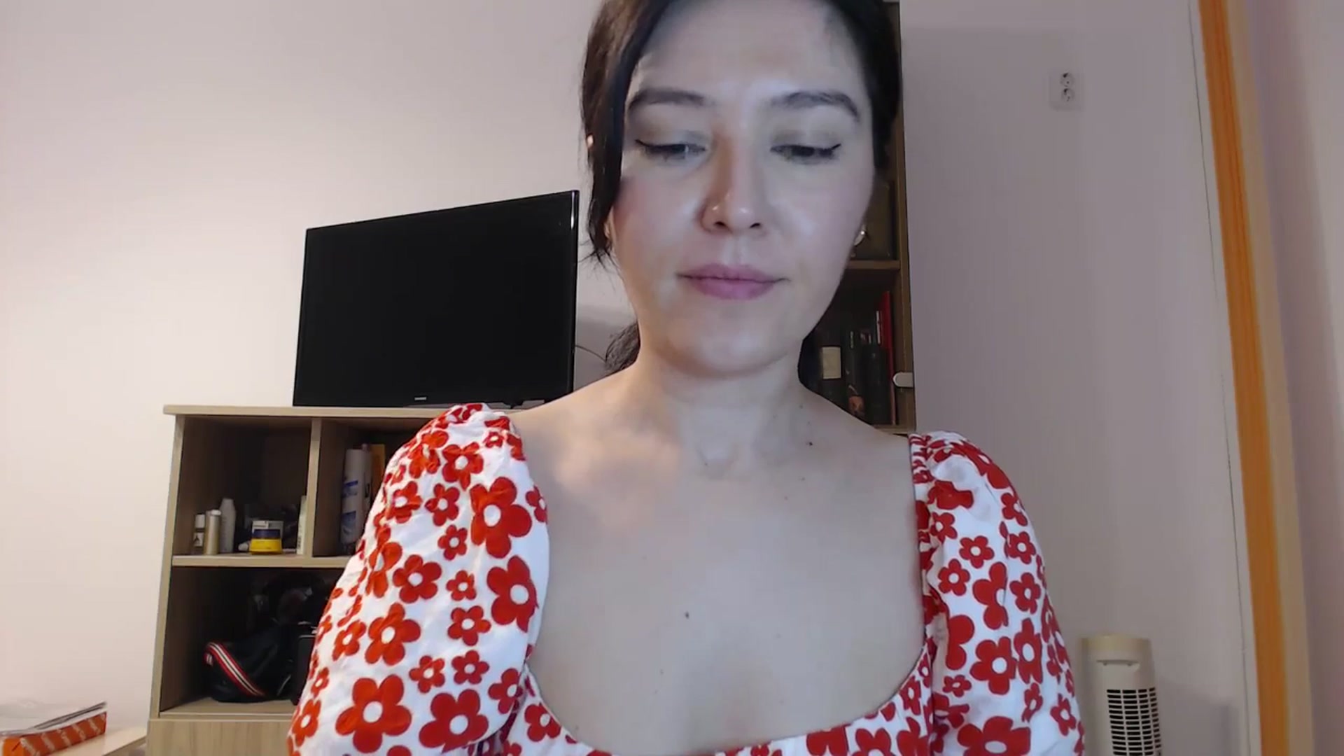 Gallery image thumbnail from SailorJupitr's myfreecams stream on, 05/03/2025, 20:44 image 2 of 20