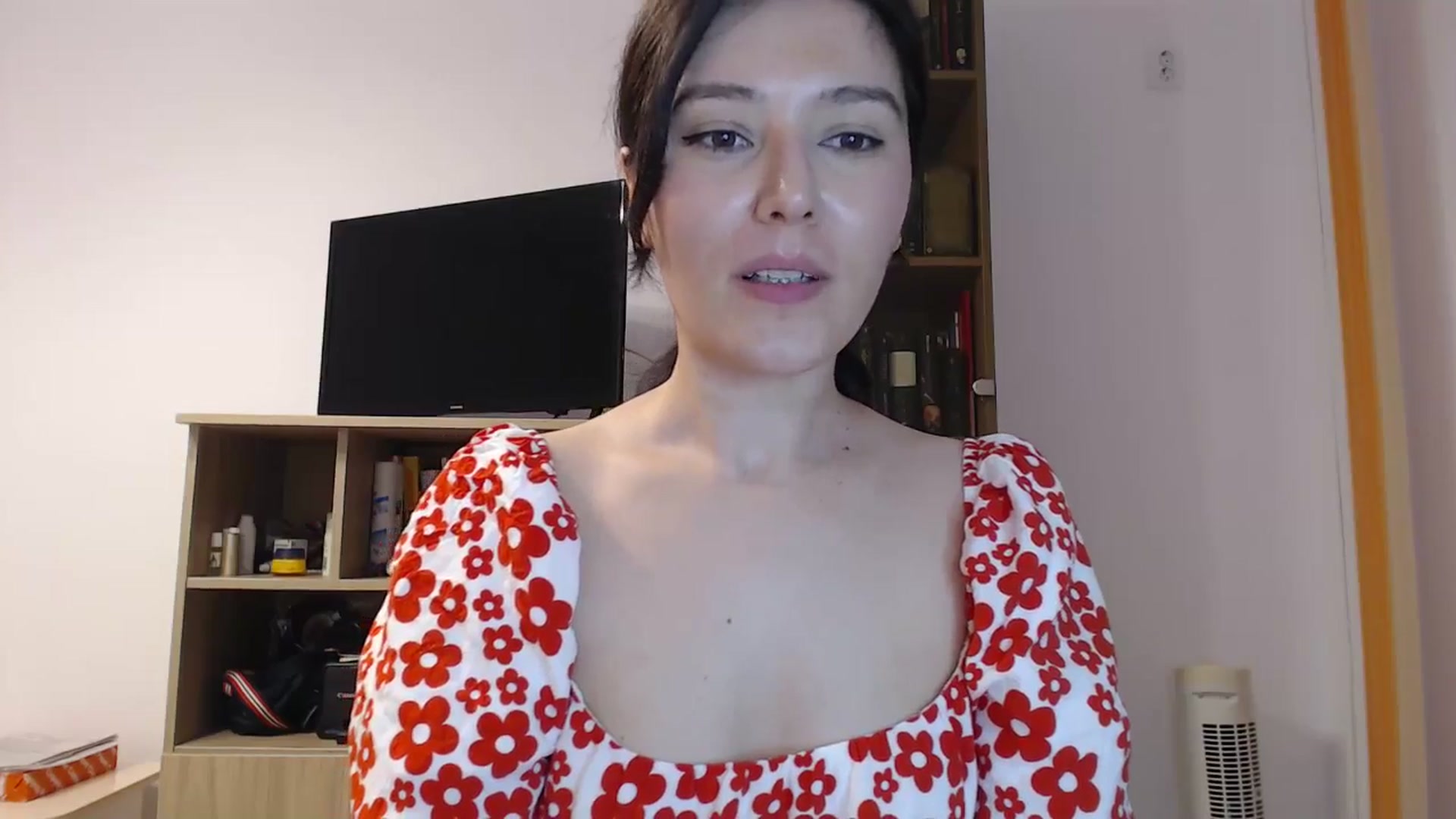 Gallery image thumbnail from SailorJupitr's myfreecams stream on, 05/03/2025, 20:44 image 17 of 20