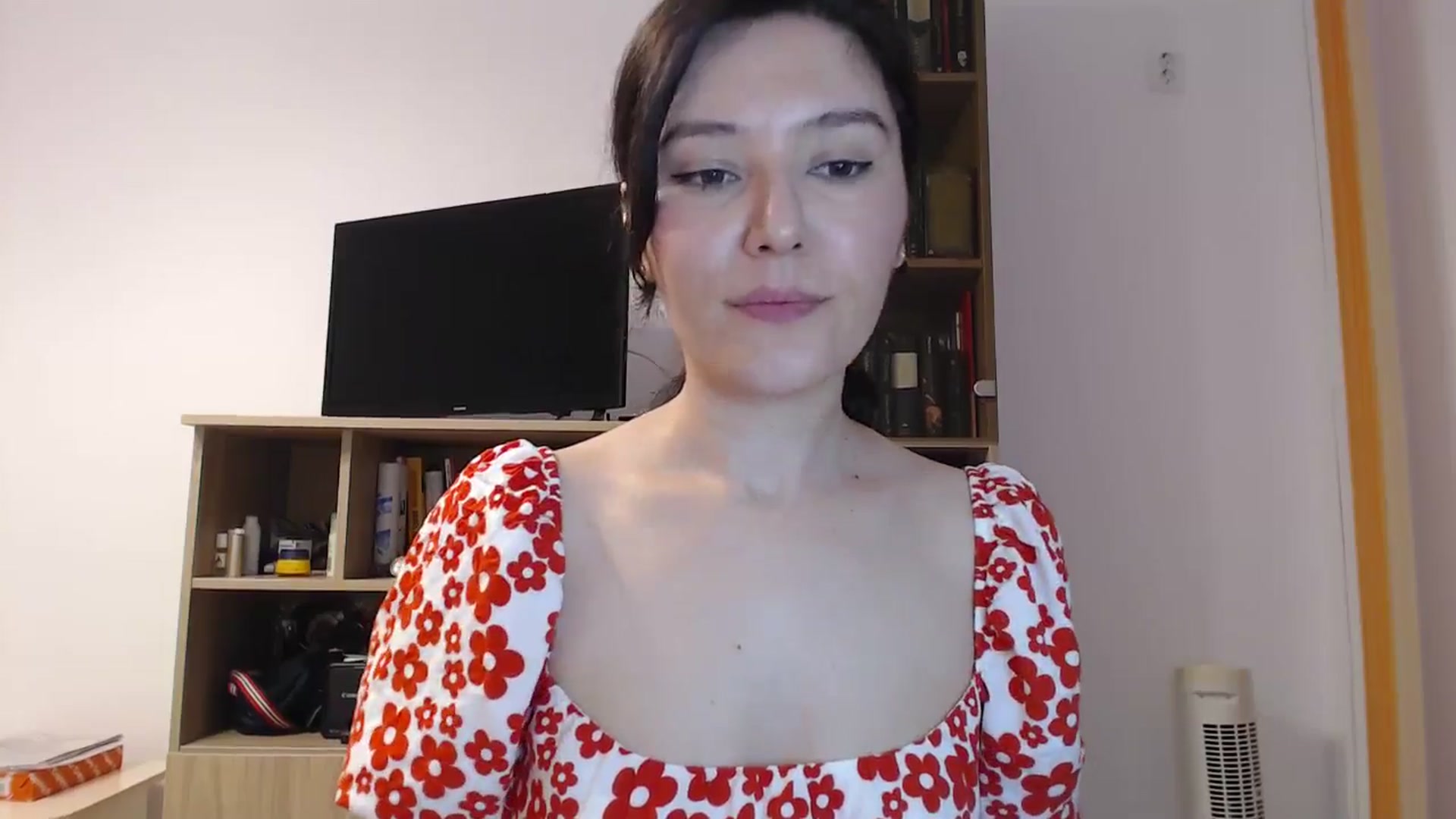 Gallery image thumbnail from SailorJupitr's myfreecams stream on, 05/03/2025, 20:44 image 16 of 20
