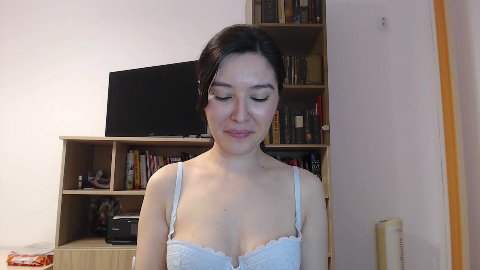 Gallery image thumbnail from SailorJupitr's myfreecams stream on, 05/08/2025, 19:59 image 15 of 20