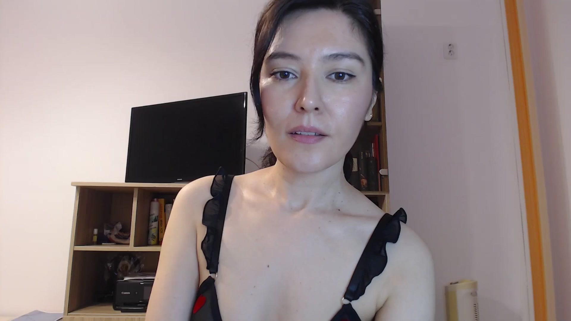 Gallery image thumbnail from SailorJupitr's myfreecams stream on, 05/25/2025, 21:11 image 3 of 20