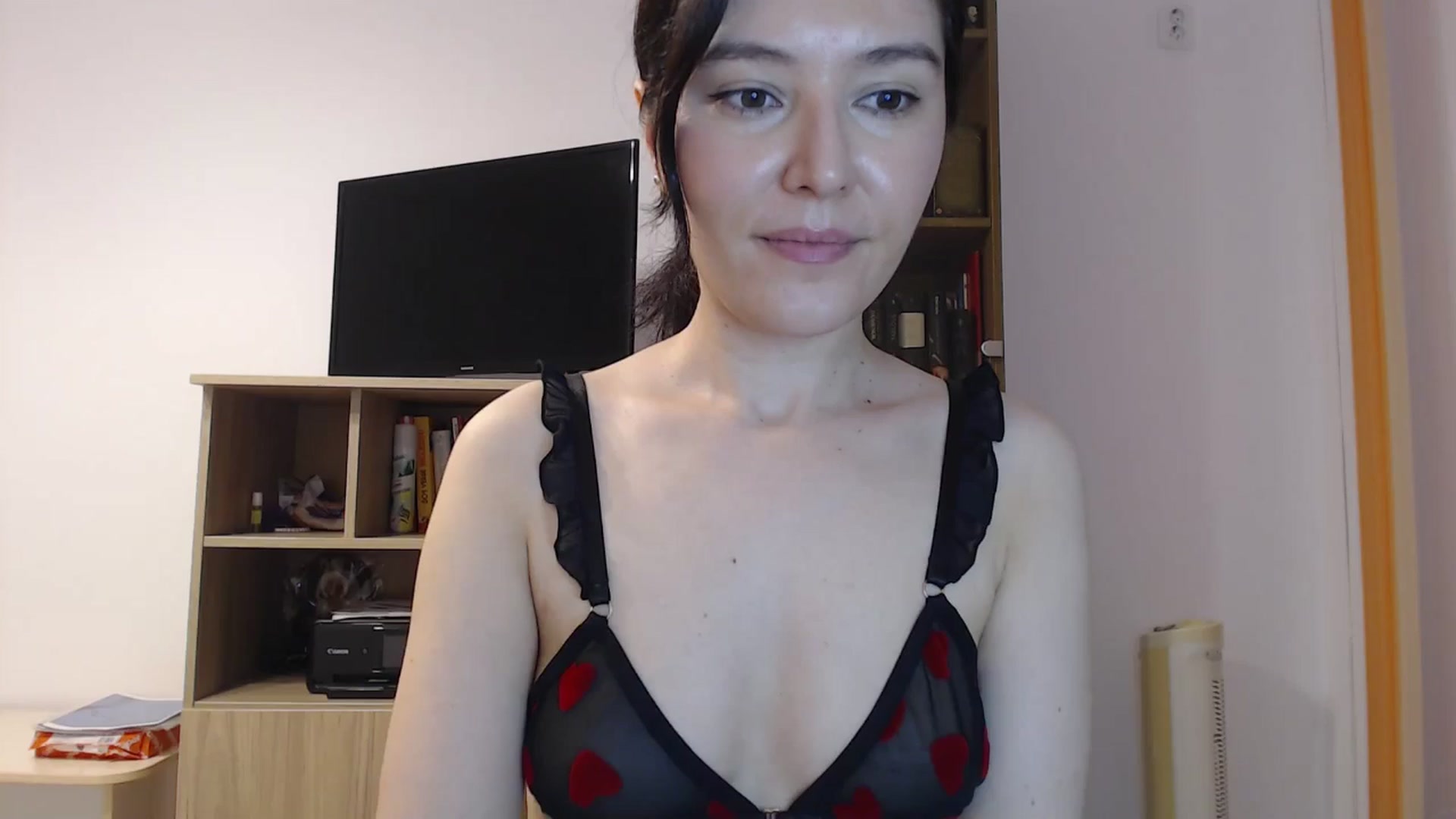 Gallery image thumbnail from SailorJupitr's myfreecams stream on, 05/25/2025, 21:11 image 13 of 20