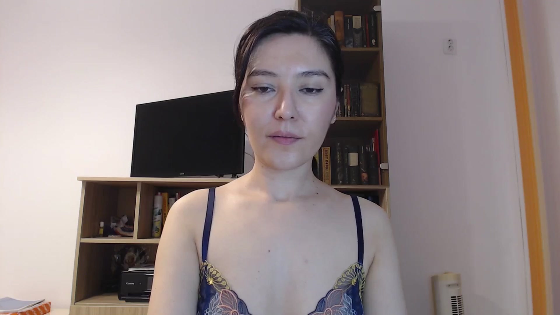 Gallery image thumbnail from SailorJupitr's myfreecams stream on, 05/31/2025, 21:18 image 5 of 20