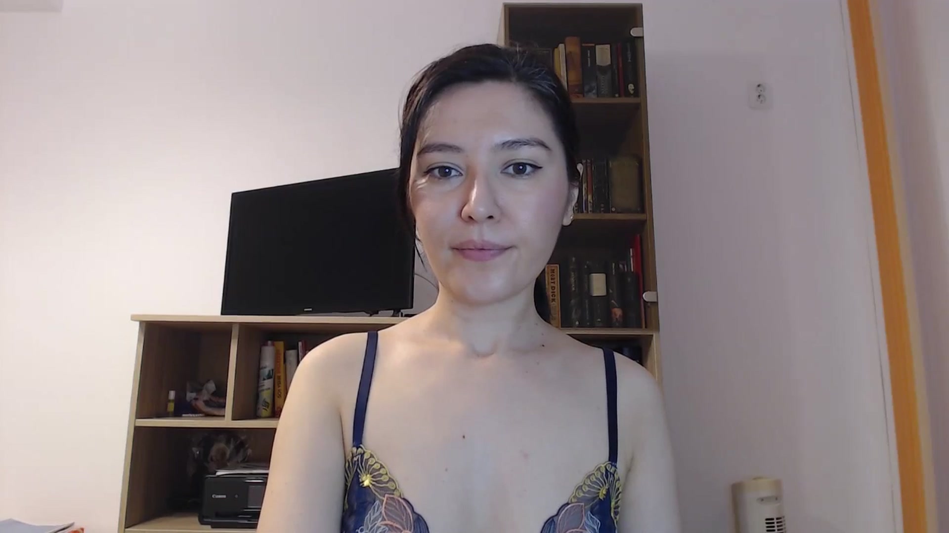 Gallery image thumbnail from SailorJupitr's myfreecams stream on, 05/31/2025, 21:18 image 3 of 20