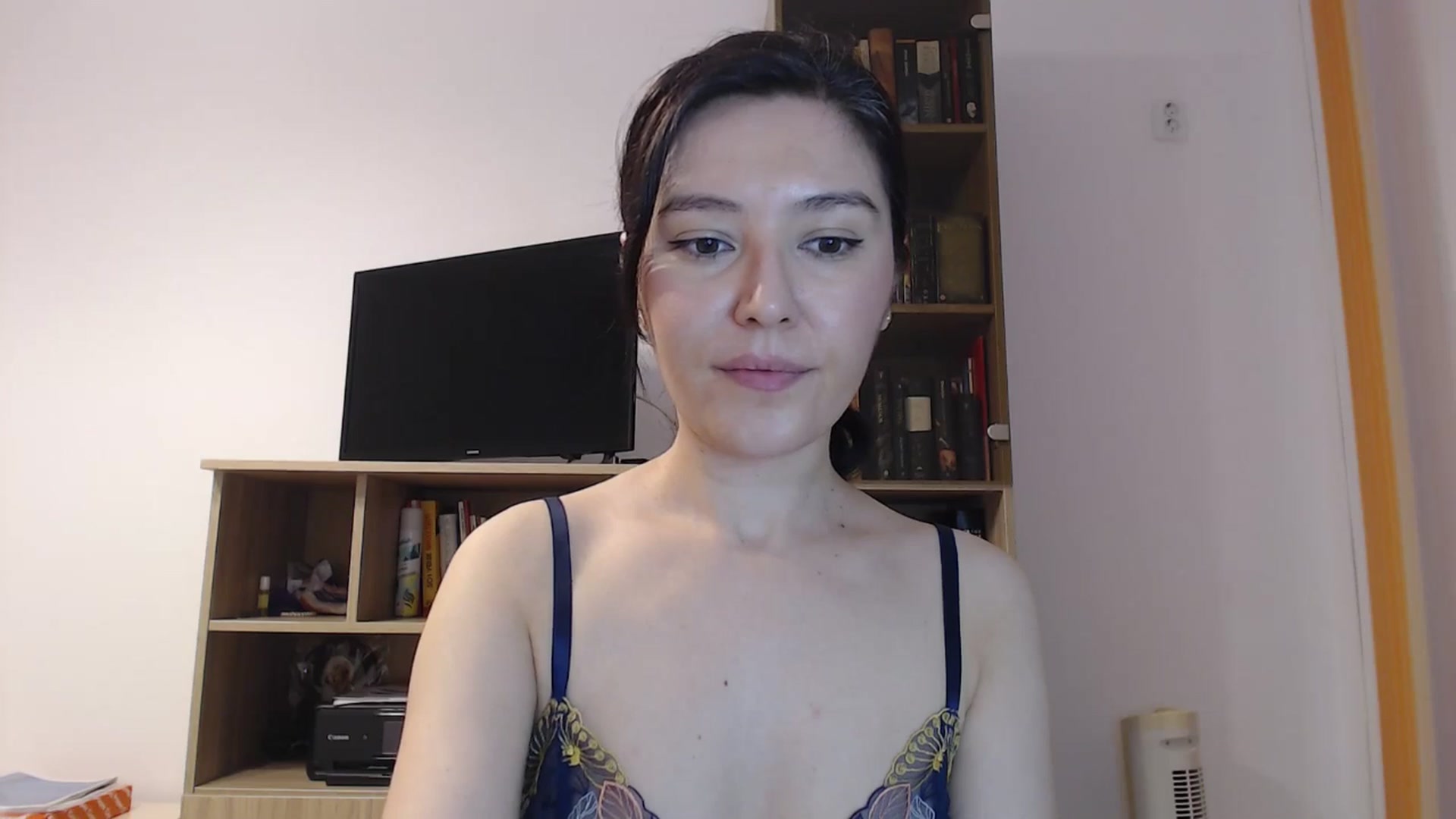 Gallery image thumbnail from SailorJupitr's myfreecams stream on, 05/31/2025, 21:18 image 6 of 20