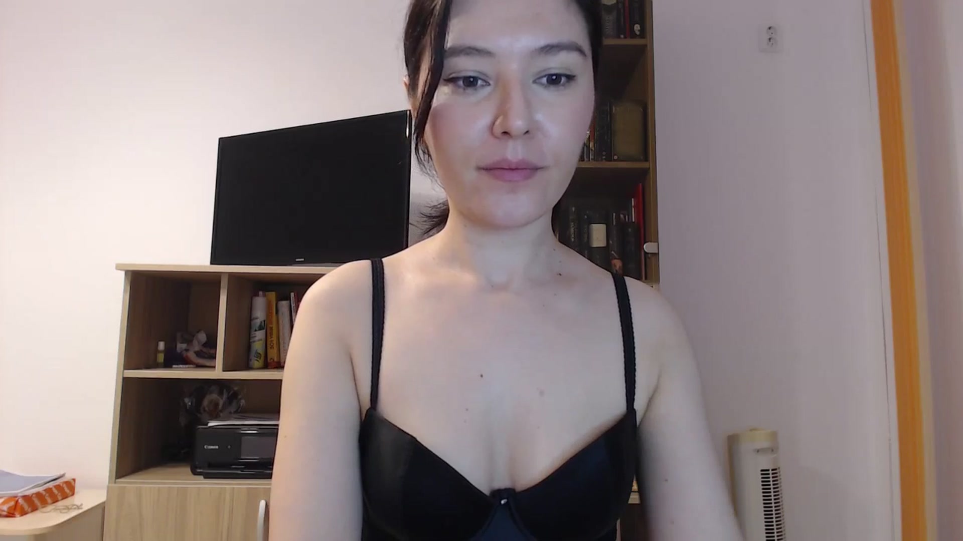 Gallery image thumbnail from SailorJupitr's myfreecams stream on, 06/01/2025, 20:02 image 6 of 20