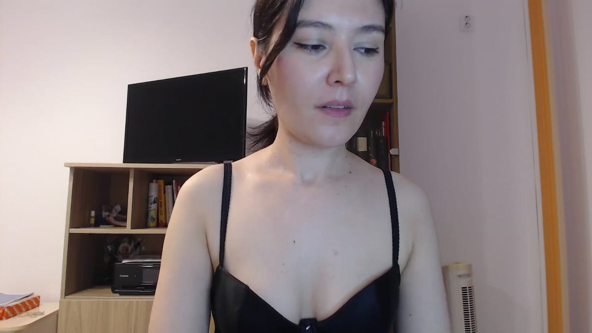 Gallery image thumbnail from SailorJupitr's myfreecams stream on, 06/01/2025, 20:02 image 14 of 20