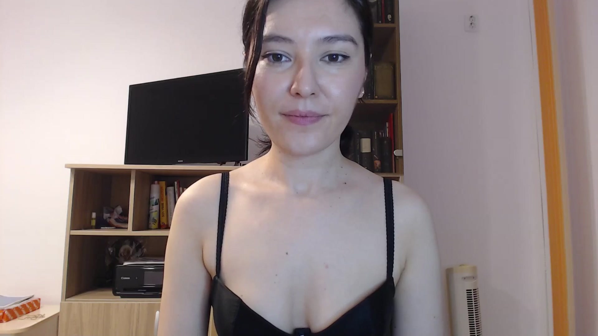 Gallery image thumbnail from SailorJupitr's myfreecams stream on, 06/01/2025, 20:02 image 10 of 20