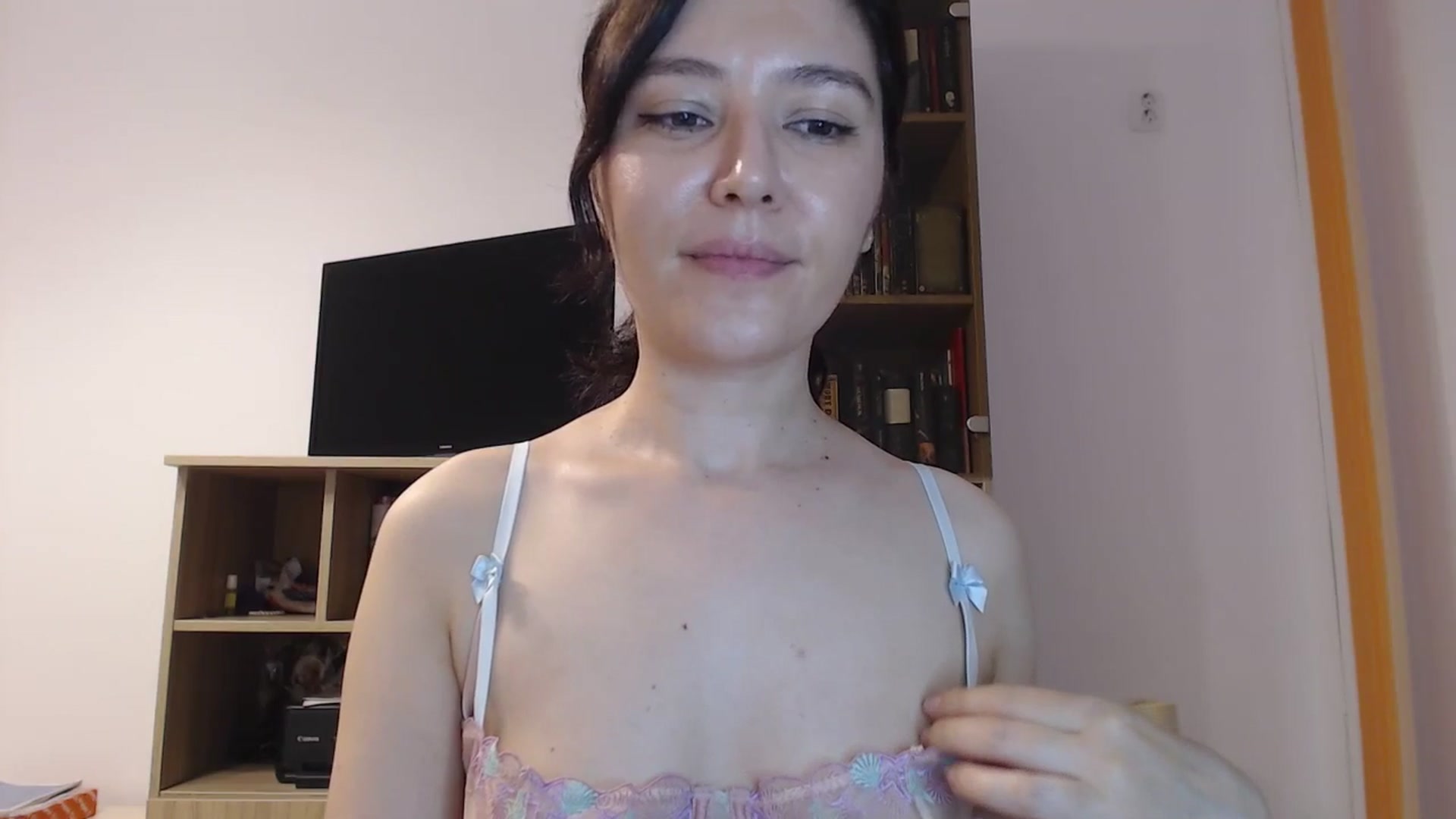 Gallery image thumbnail from SailorJupitr's myfreecams stream on, 06/03/2025, 21:10 image 18 of 20