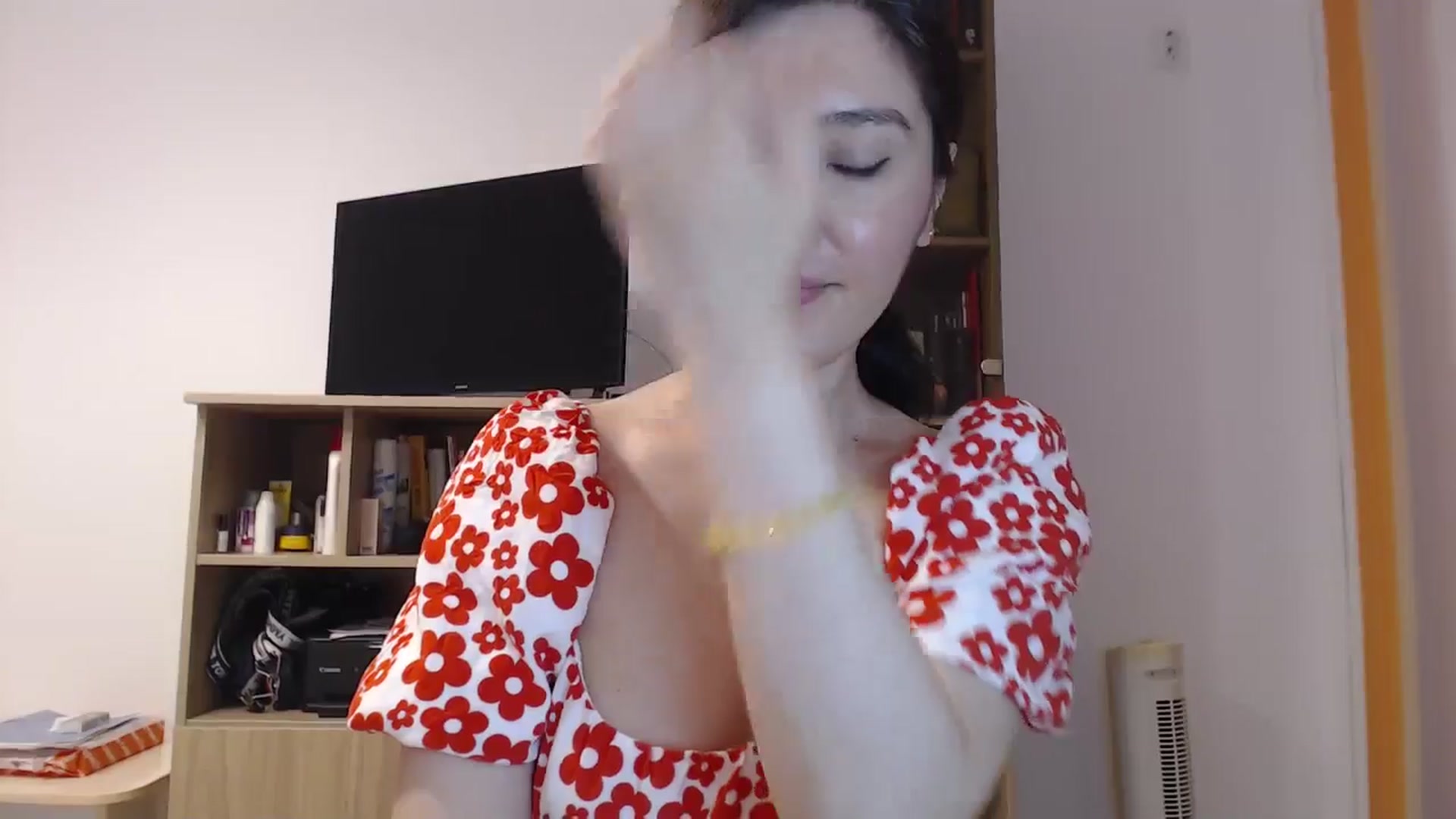 Gallery image thumbnail from SailorJupitr's myfreecams stream on, 06/12/2025, 21:17 image 19 of 20