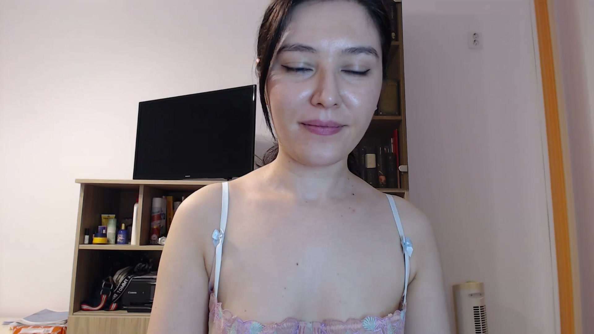 Gallery image thumbnail from SailorJupitr's myfreecams stream on, 06/22/2025, 20:50 image 1 of 20