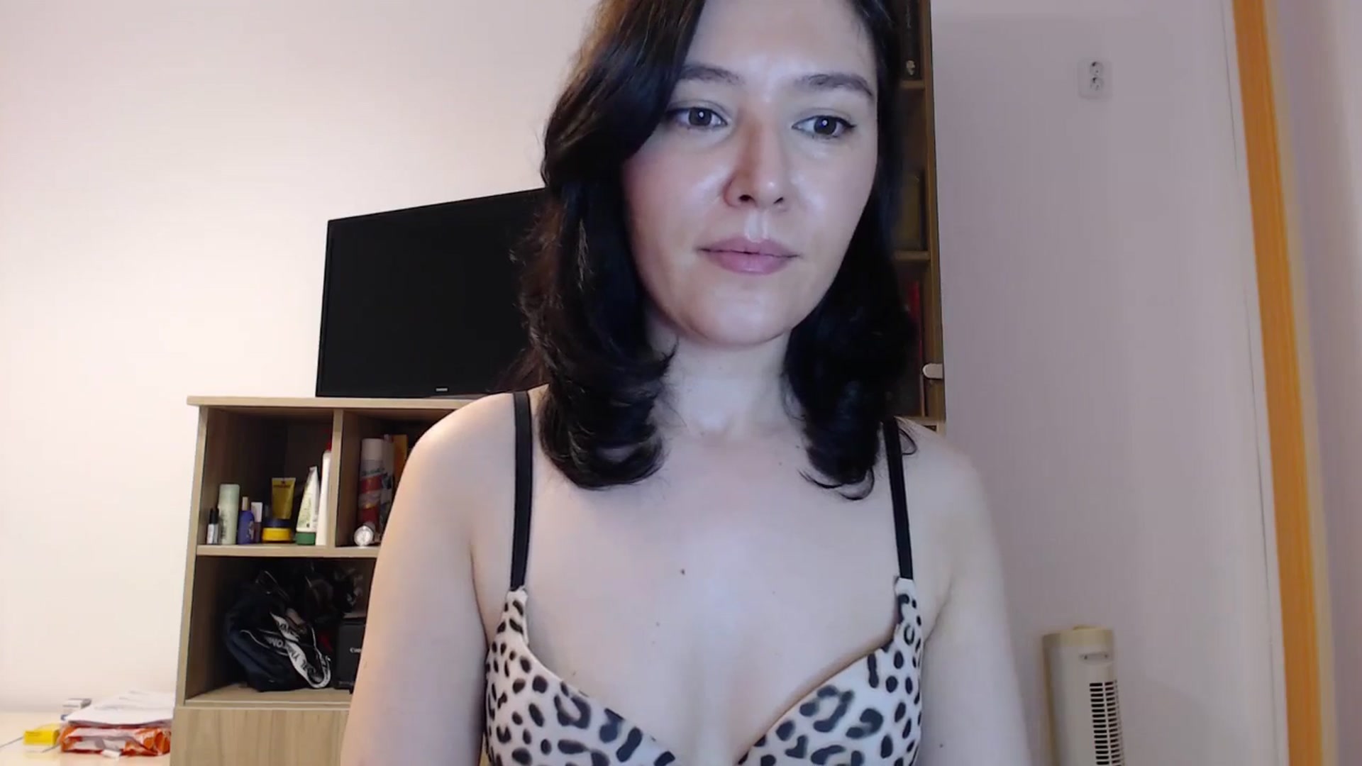 Gallery image thumbnail from SailorJupitr's myfreecams stream on, 06/27/2025, 19:54 image 18 of 20