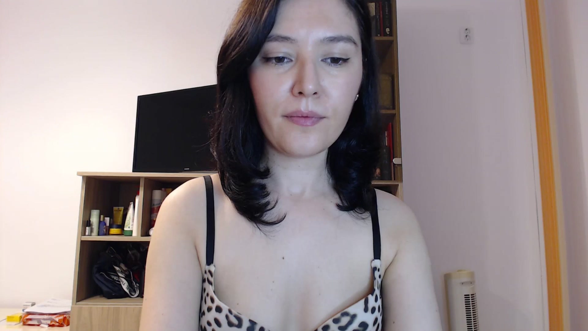Gallery image thumbnail from SailorJupitr's myfreecams stream on, 06/27/2025, 19:54 image 3 of 20