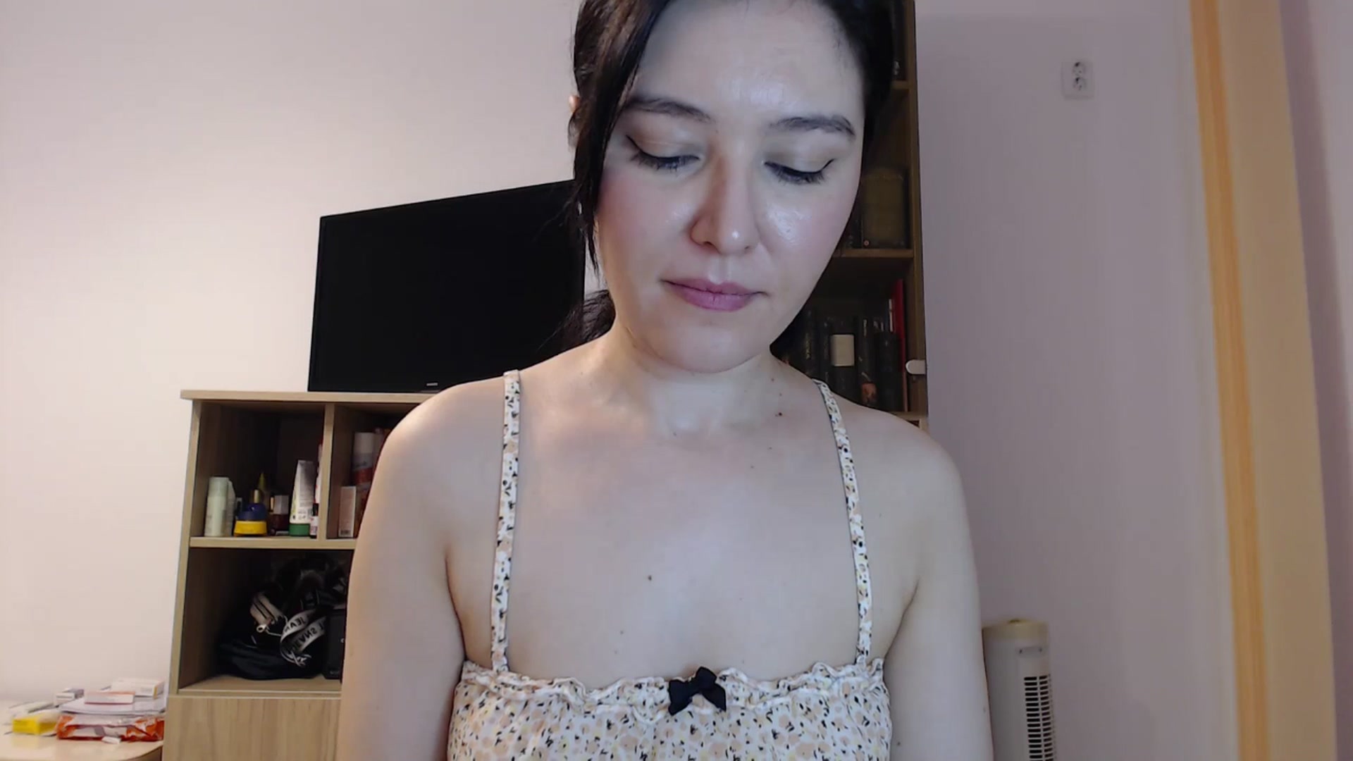 Gallery image thumbnail from SailorJupitr's myfreecams stream on, 07/01/2025, 21:37 image 4 of 20