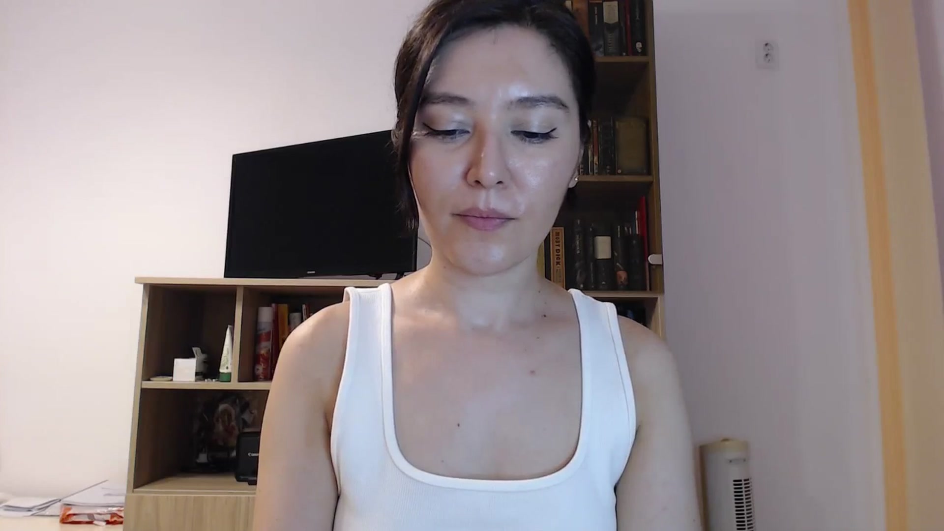 Gallery image thumbnail from SailorJupitr's myfreecams stream on, 08/02/2025, 20:56 image 16 of 20