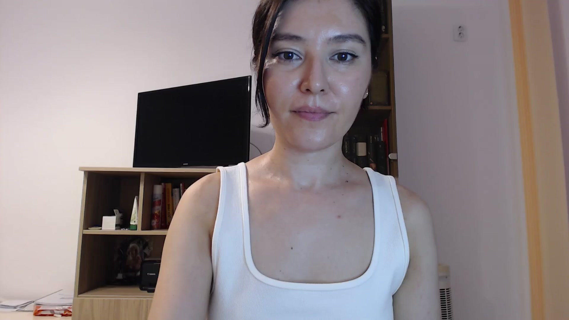 Gallery image thumbnail from SailorJupitr's myfreecams stream on, 08/02/2025, 20:56 image 17 of 20