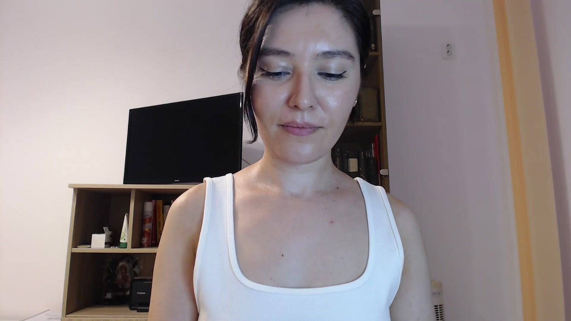Gallery image thumbnail from SailorJupitr's myfreecams stream on, 08/02/2025, 20:56 image 12 of 20