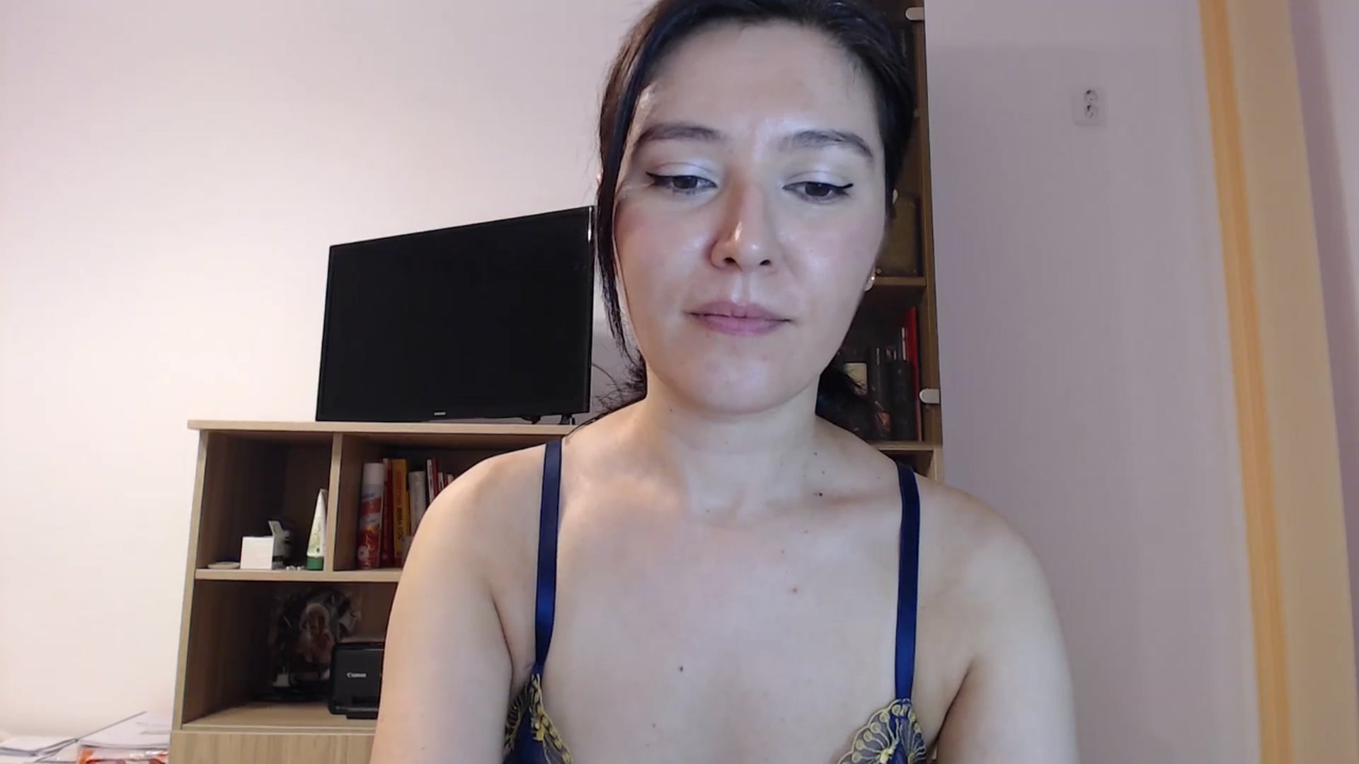 Gallery image thumbnail from SailorJupitr's myfreecams stream on, 08/03/2025, 20:57 image 9 of 20