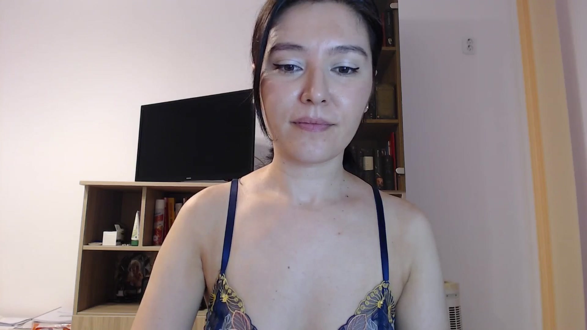 Gallery image thumbnail from SailorJupitr's myfreecams stream on, 08/03/2025, 20:57 image 6 of 20