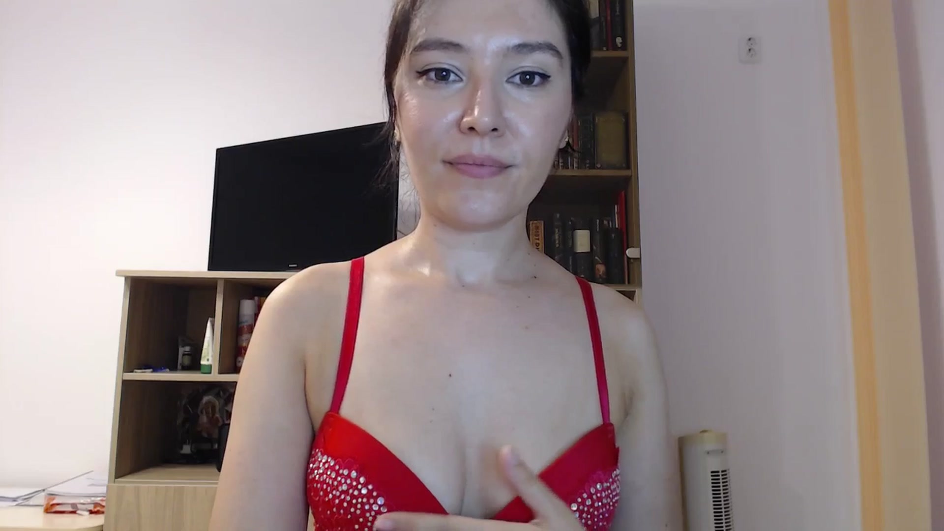 Gallery image thumbnail from SailorJupitr's myfreecams stream on, 08/08/2025, 20:30 image 16 of 20