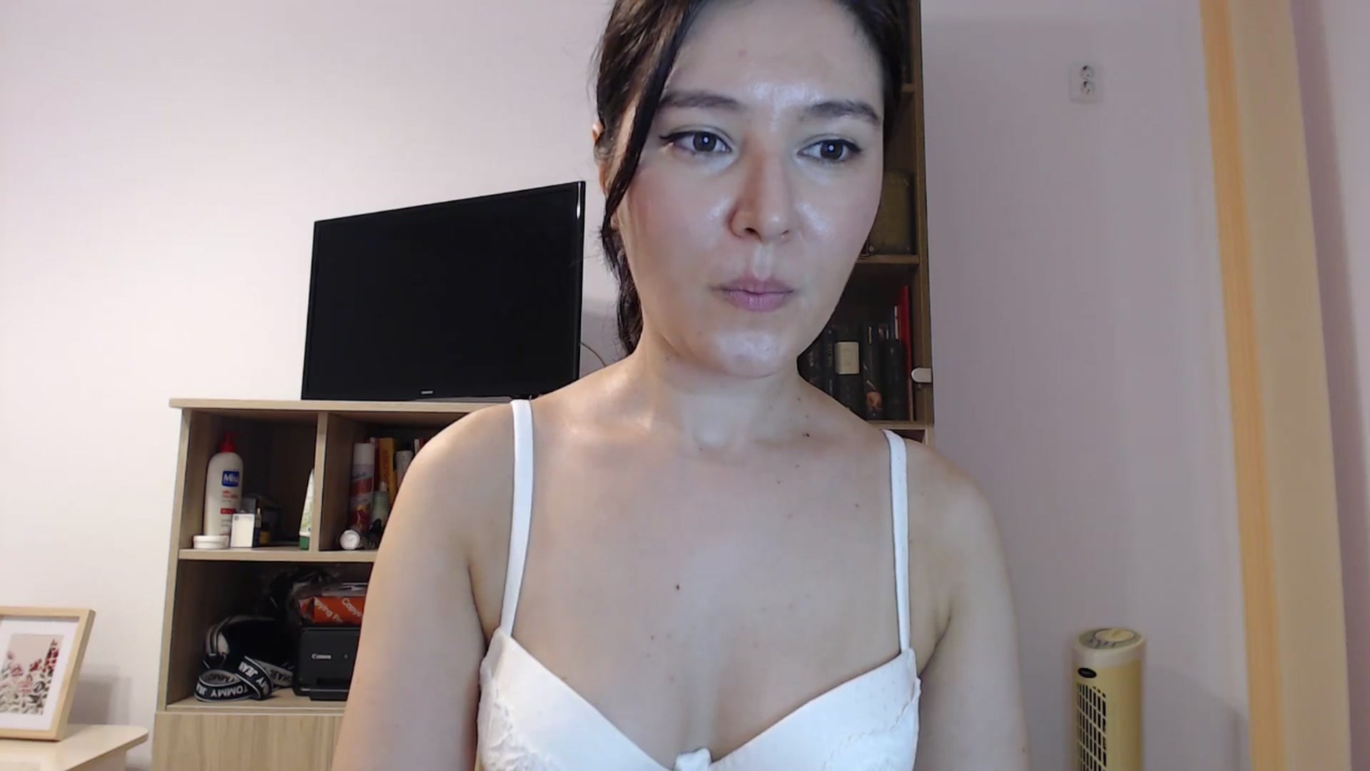Gallery image thumbnail from SailorJupitr's myfreecams stream on, 08/10/2025, 21:36 image 10 of 20